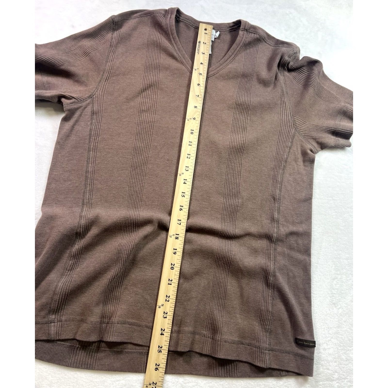 Calvin Klein Calvin Klein Ribbed V-Neck Shirt Mens Large Brown Short Sleeve Shirt Size US L / EU 52-54 / 3 - 3 Thumbnail