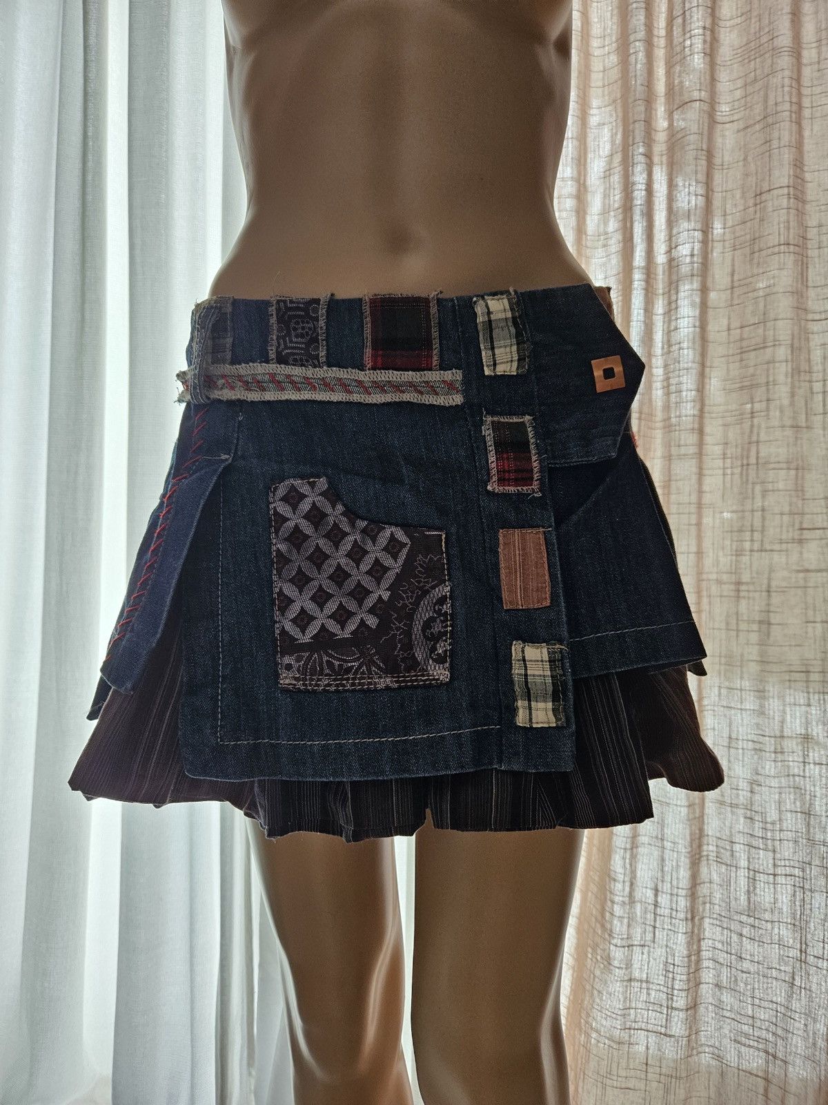 Designer × Vintage Vintage Multi-Material Layered Patchwork Denim Mini Skirt Size 28" / US 6 / IT 42 - 1 Thumbnail
