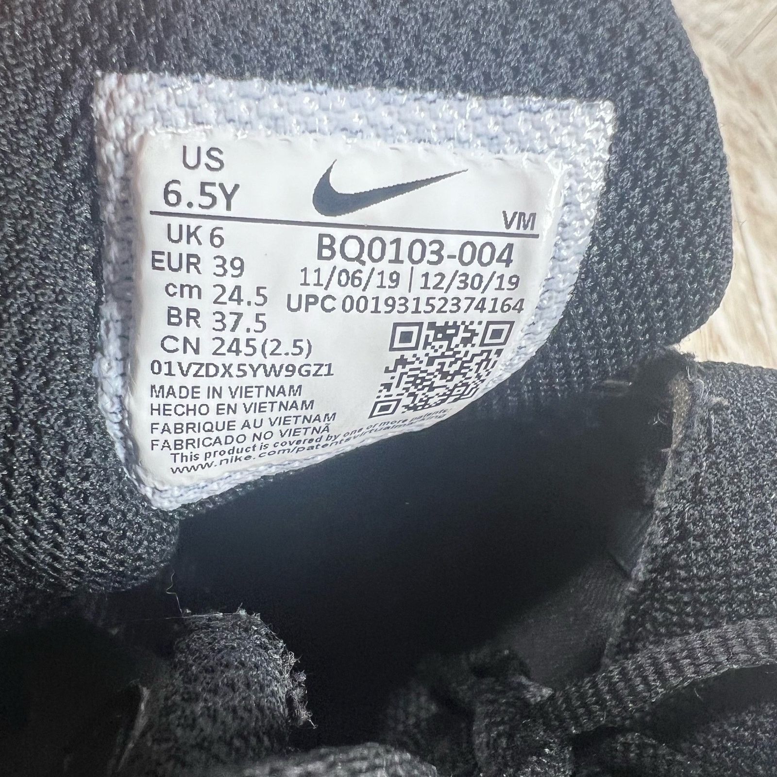 Nike Nike air max 270 Black kids 6.5 womens 8 bq0103 004 Size US 8 / IT 38 - 8 Thumbnail