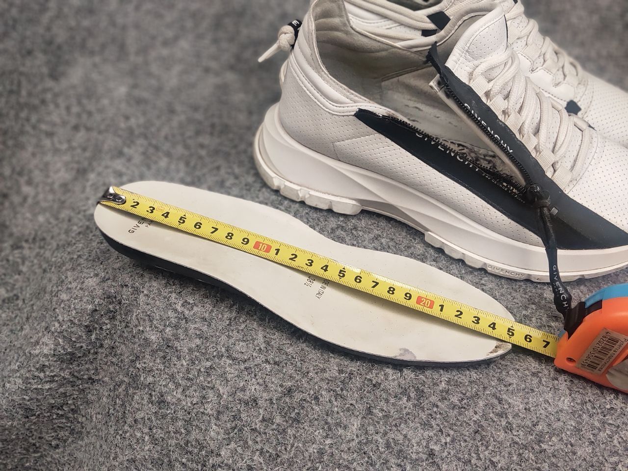 Givenchy Givenchy spectre runner sneakers leather Logo Zip Shoes Size US 8.5 / IT 38.5 - 23 Thumbnail
