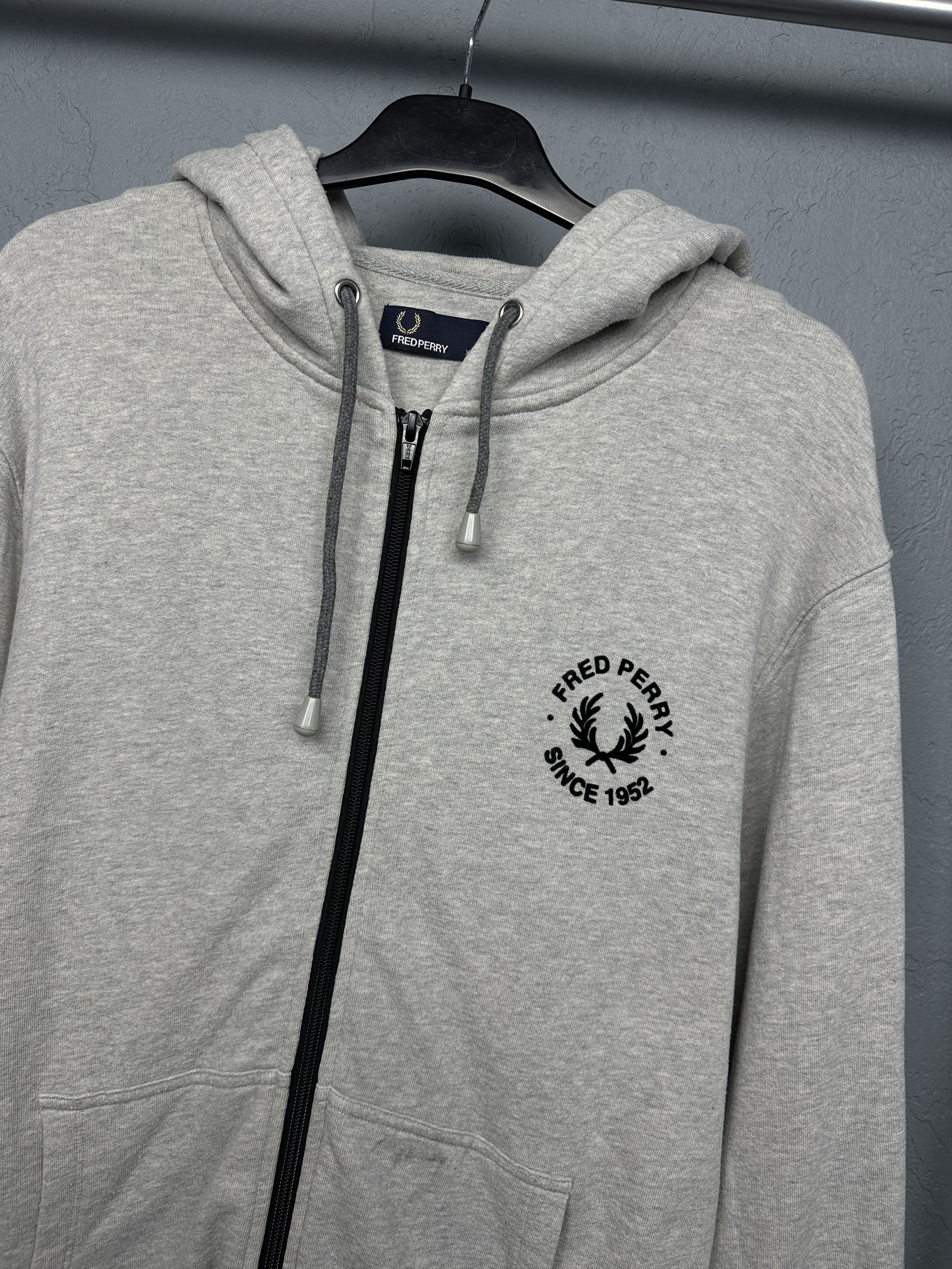 Fred Perry Fred Perry Vintage Mens Big Logo Hoodie Size US XL / EU 56 / 4 - 2 Thumbnail
