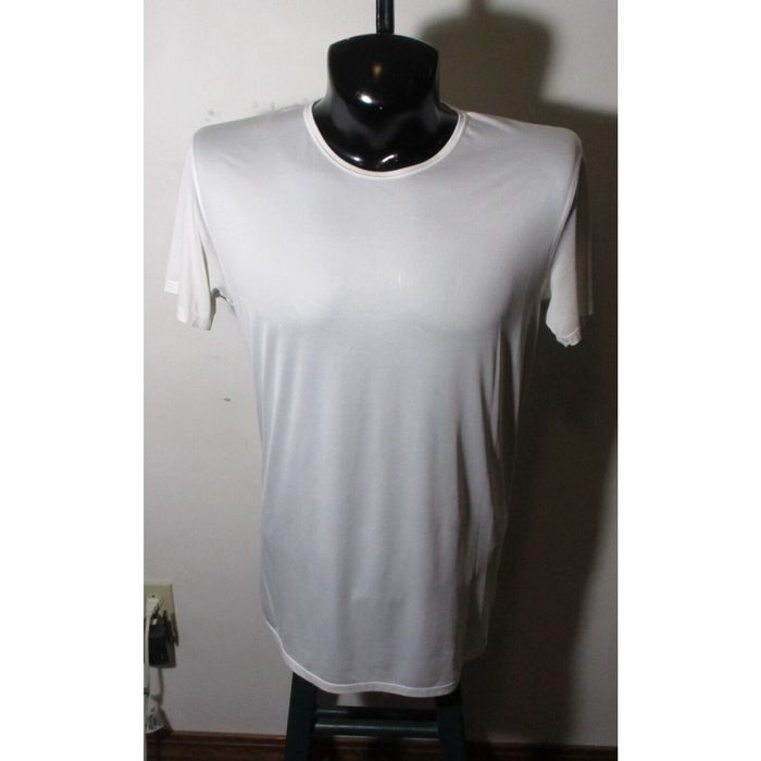 uniqlo compression shirt