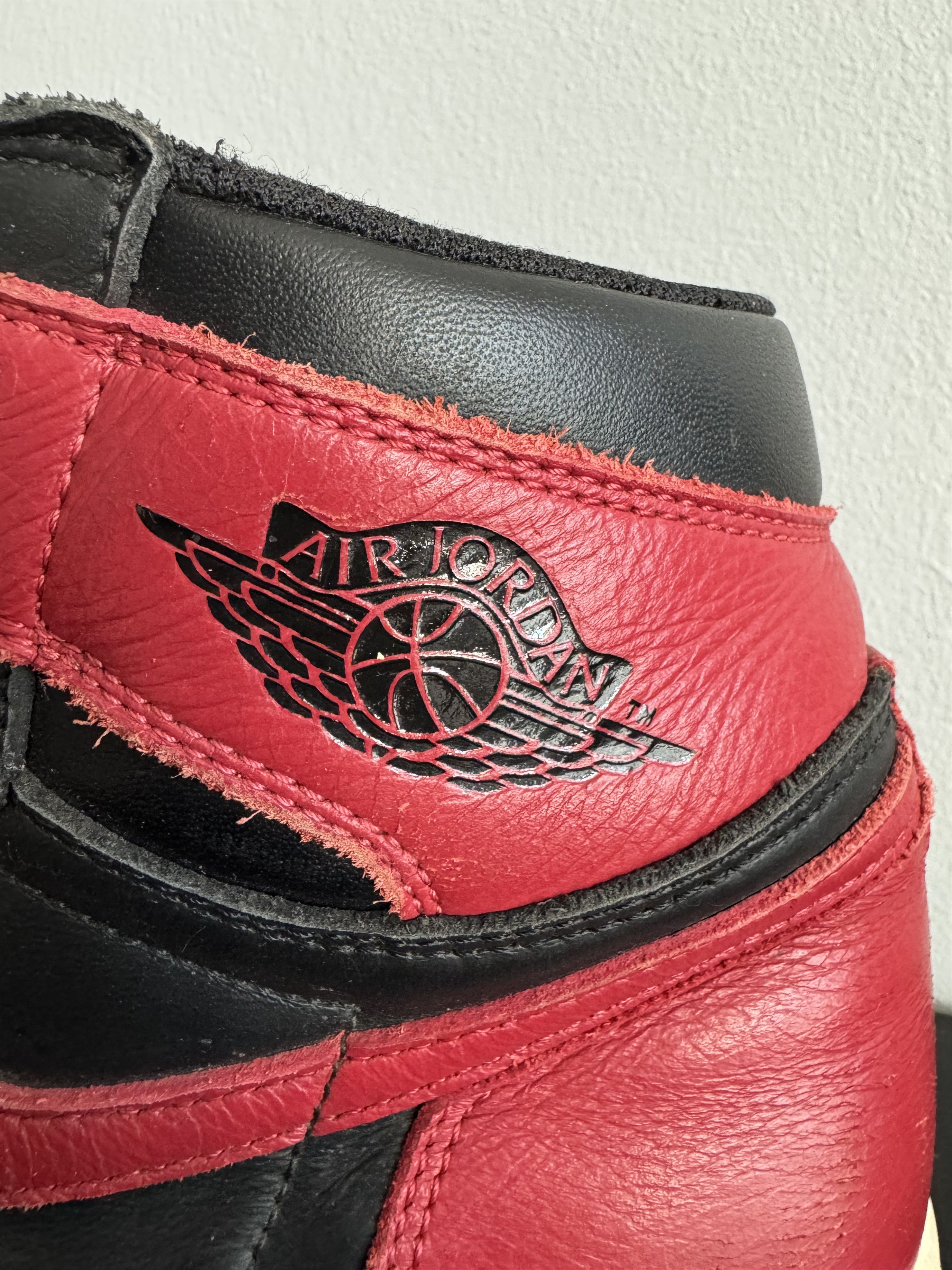 Jordan Brand 2016 Nike Air Jordan 1 High Bred Banned red OG Size US 9.5 / EU 42-43 - 12 Thumbnail