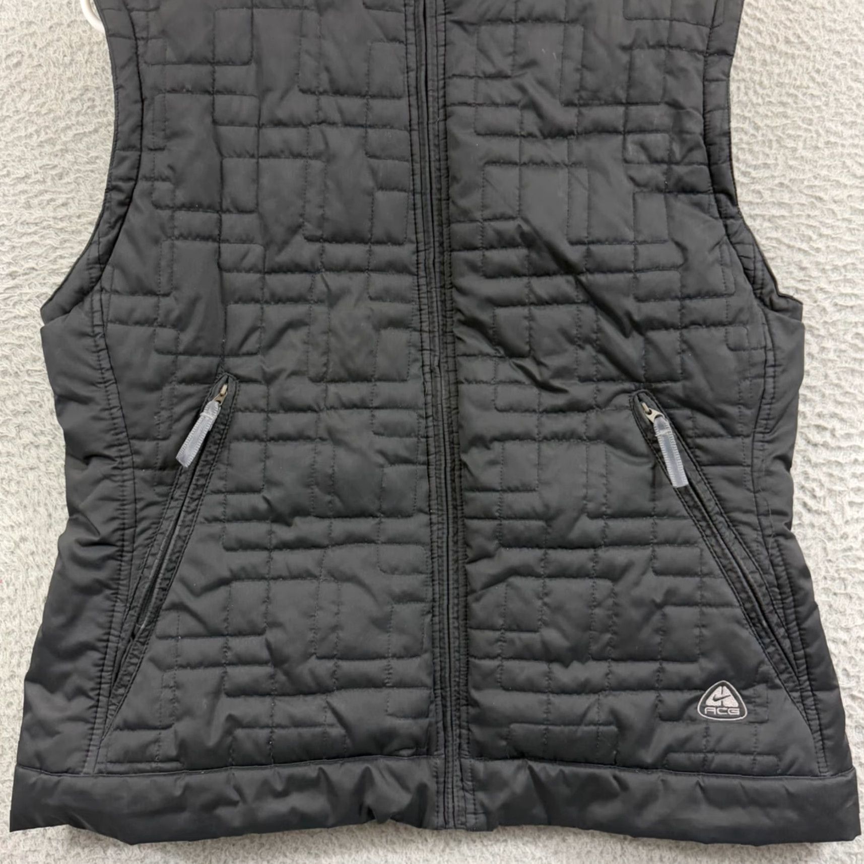 Nike Nike ACG Vest Womens L Black 3 Layer Quilted Puffer Zip Windbreaker Vest Size L / US 10 / IT 46 - 2 Thumbnail