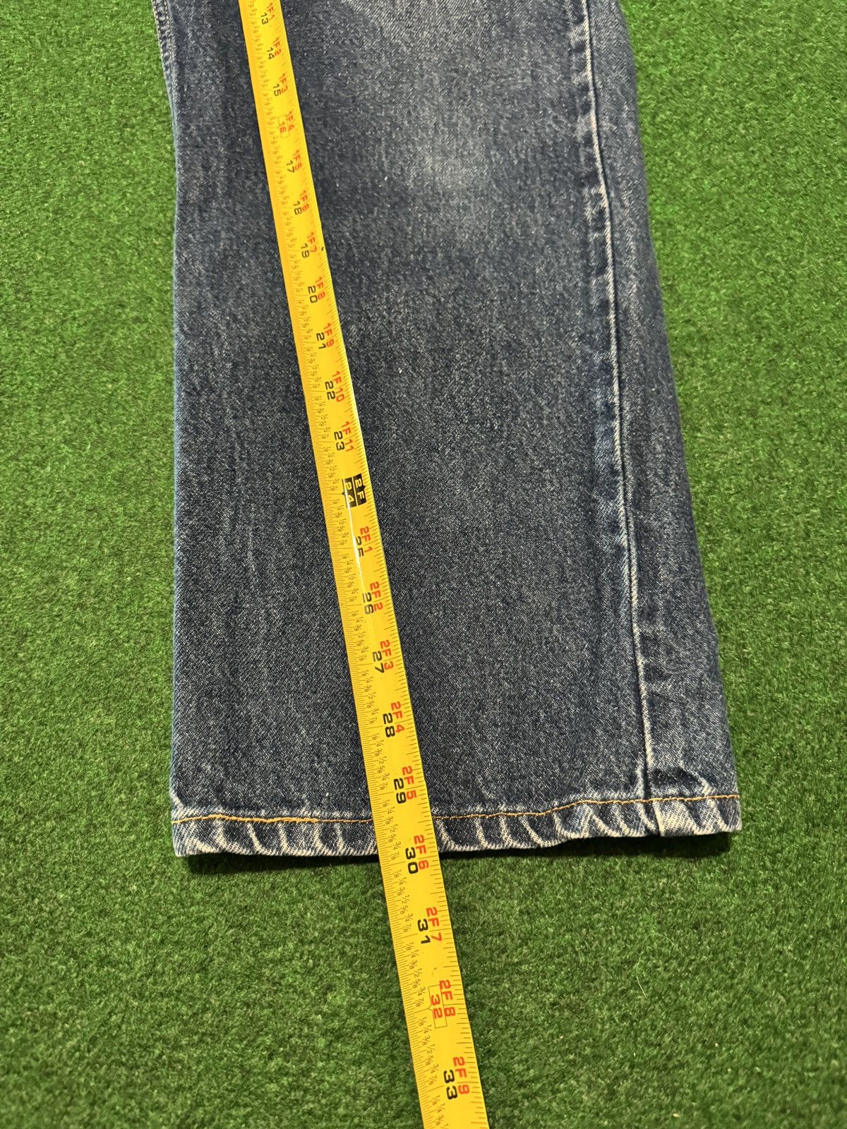Levi's Vintage Clothing Vintage Levi’s 505 Straight Medium Wash 37x30 Denim Jeans Size US 37 - 6 Thumbnail