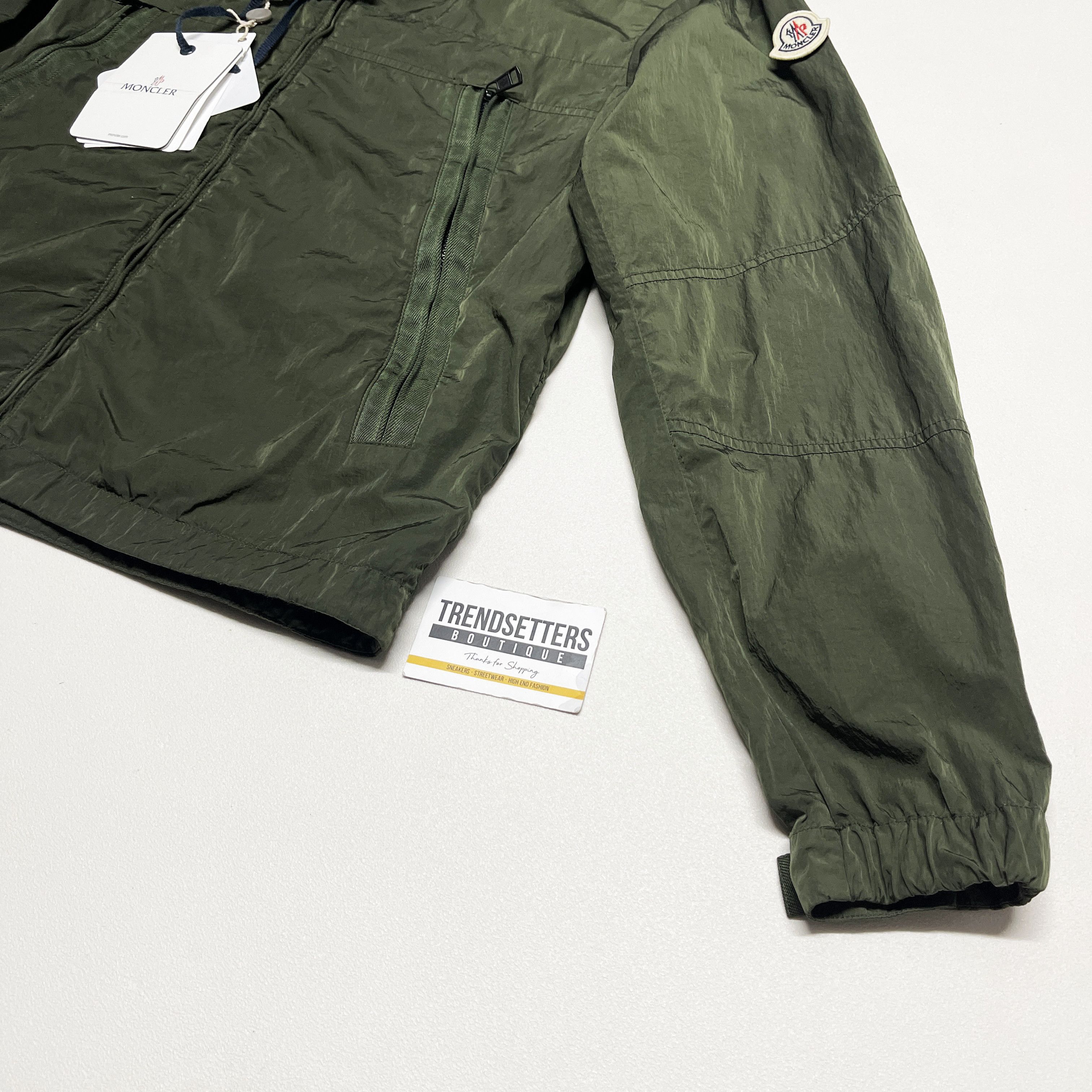 Moncler Moncler mens green light jacket size 2 M medium Size US M / EU 48-50 / 2 - 5 Thumbnail