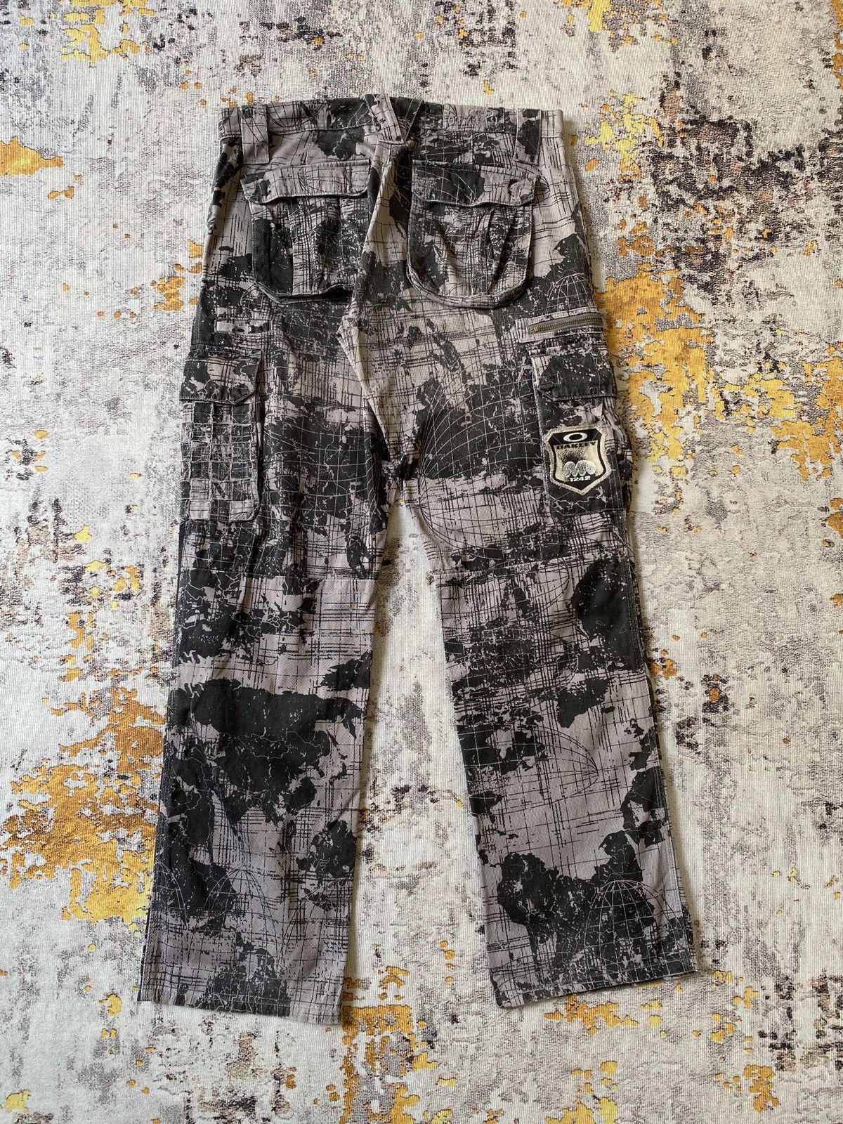 Oakley Oakley World Map Utility Multipocket Cargo Pant Size US 34 / EU 50 - 2 Thumbnail