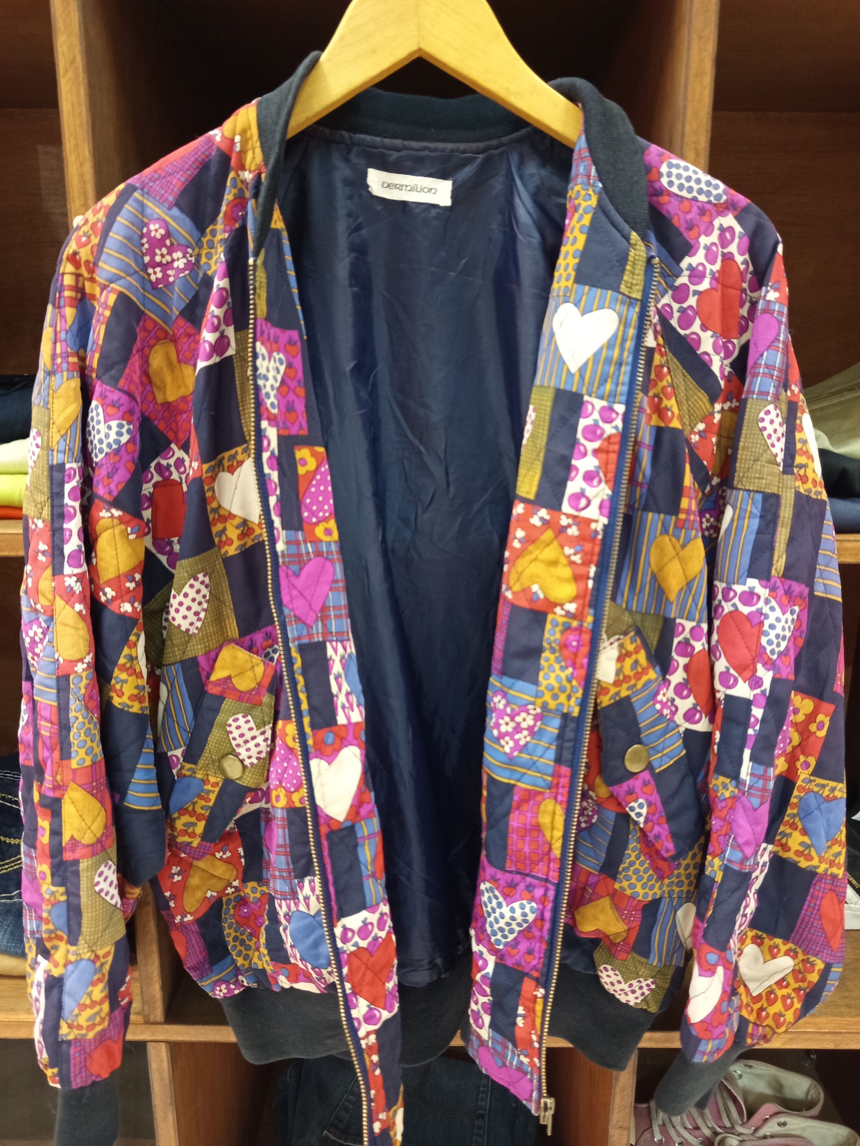 Art Comes First 1980s Vermilion Heart Patchwork Quilted Bomber Jacket Size L / US 10 / IT 46 - 5 Thumbnail
