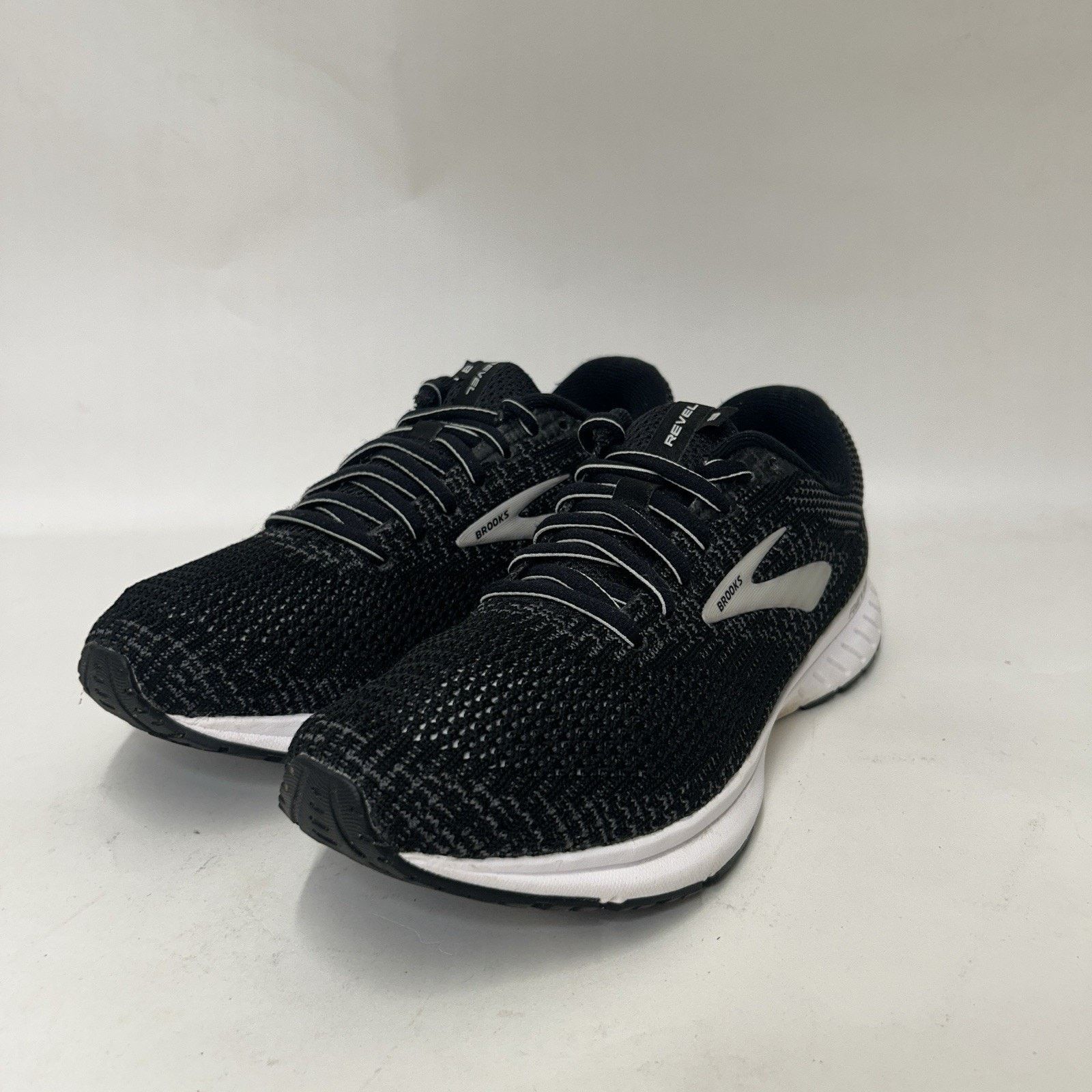 Brooks Brooks Revel 3 WMNS “Black White” Running Shoes Size US 6.5 / IT 36.5 - 3 Thumbnail