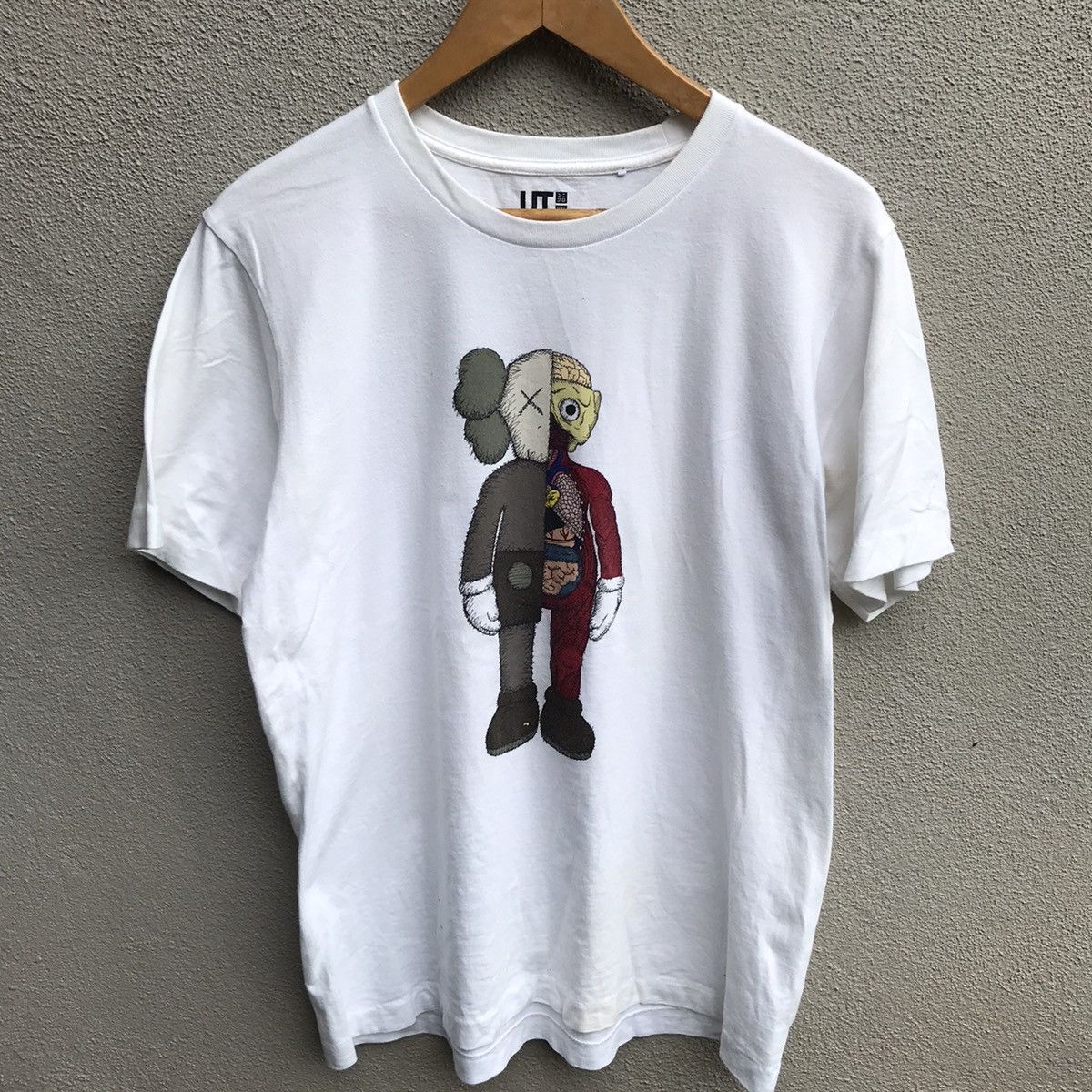 Kaws × Uniqlo KAWS uniqlo flayed tee Size US L / EU 52-54 / 3 - 2 Thumbnail