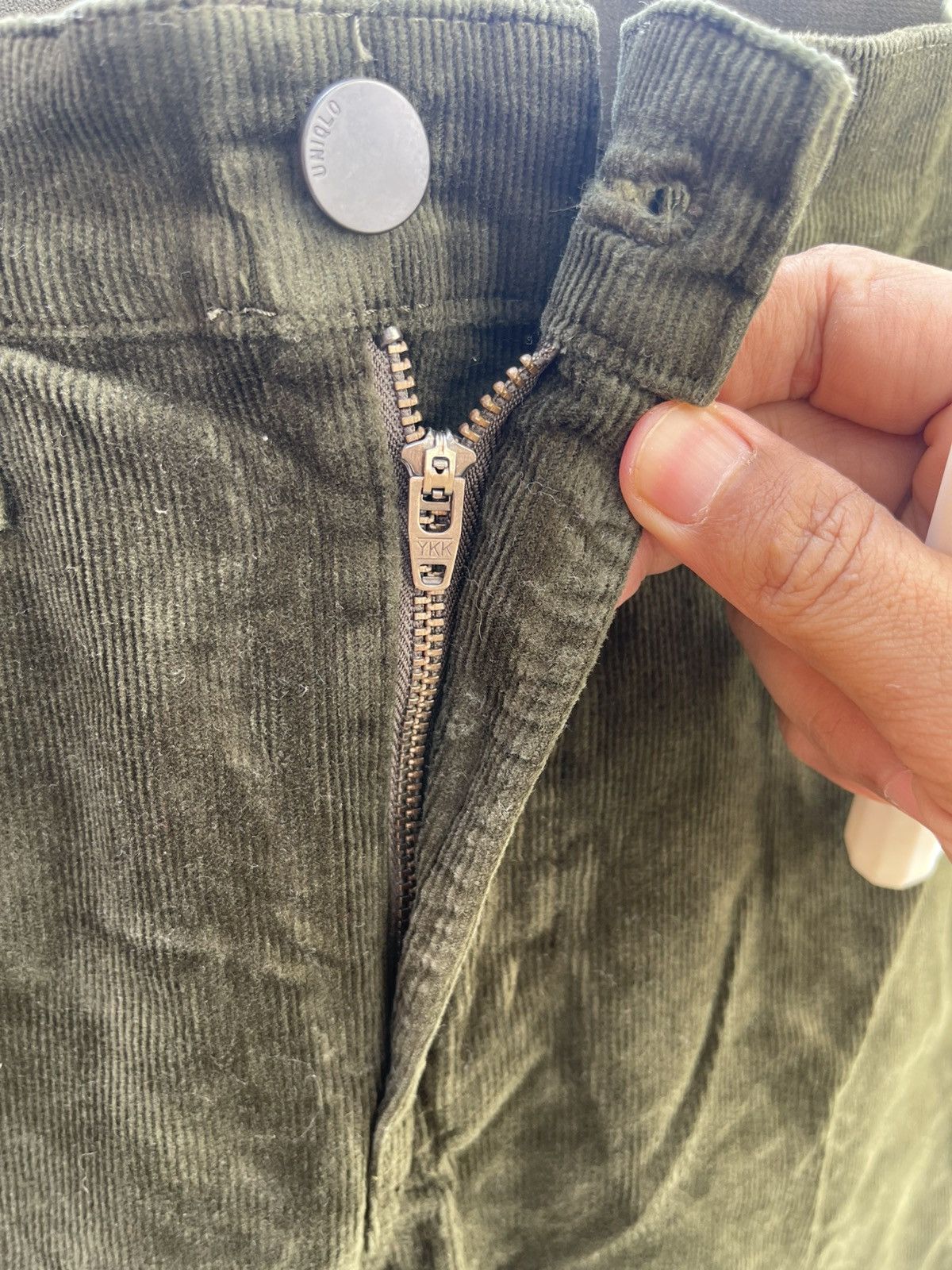 Uniqlo Uniqlo Corduroy Pants Size US 27 - 6 Thumbnail