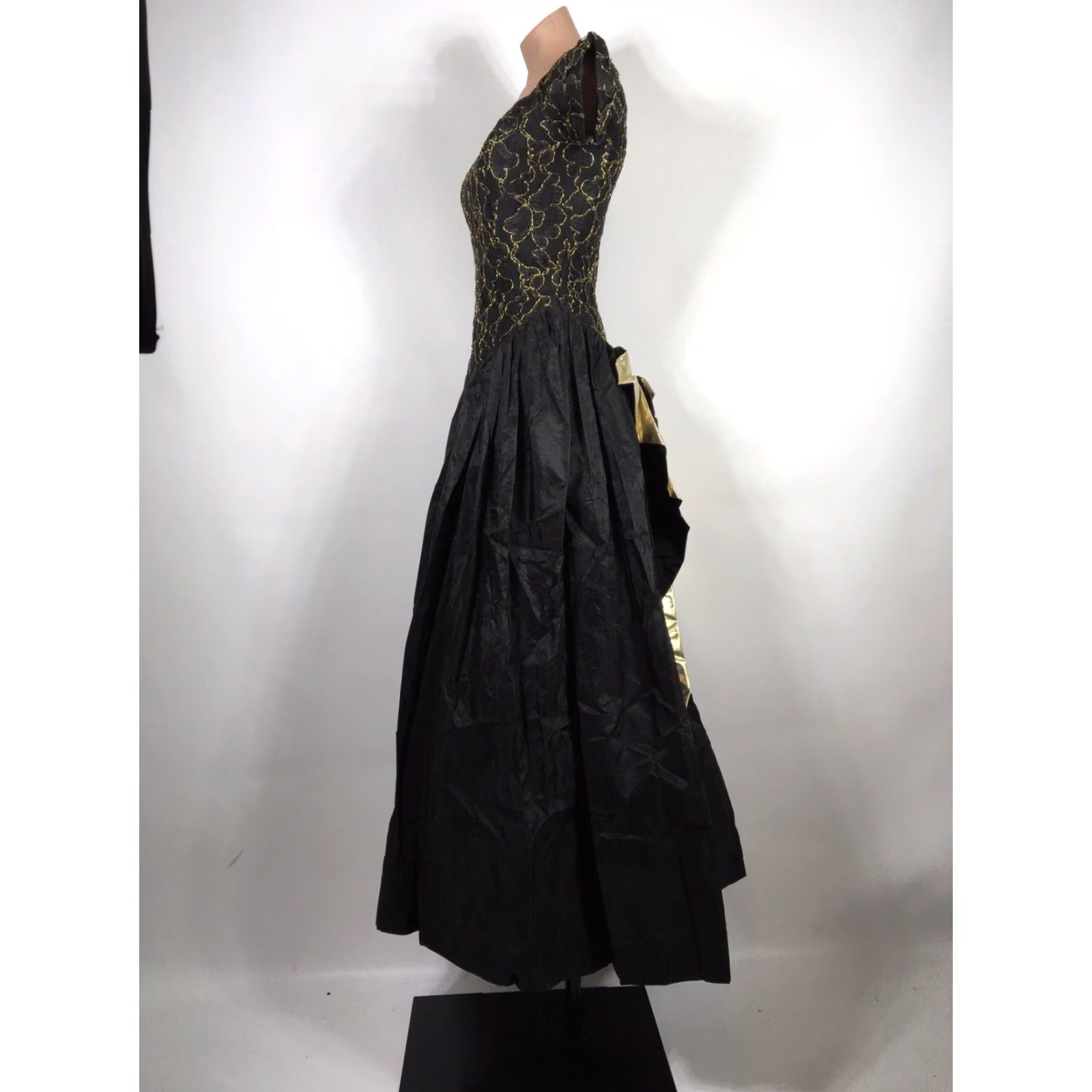 VINTAGE LORALIE Off-Shoulder 80s Gold LAME Dress XS/S Ball Gown Party Glam  Rock Lace