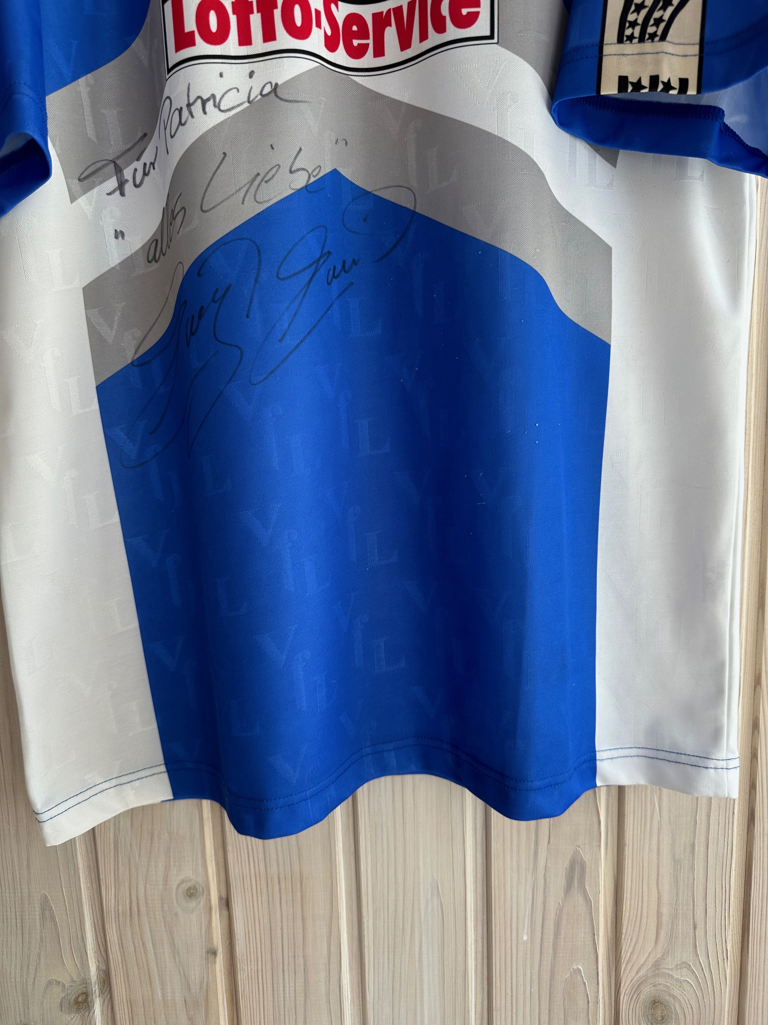 Globe-Trotter 2000 BOCHUM Away # 18 MARIC soccer football jerseys Size US S / EU 44-46 / 1 - 4 Thumbnail