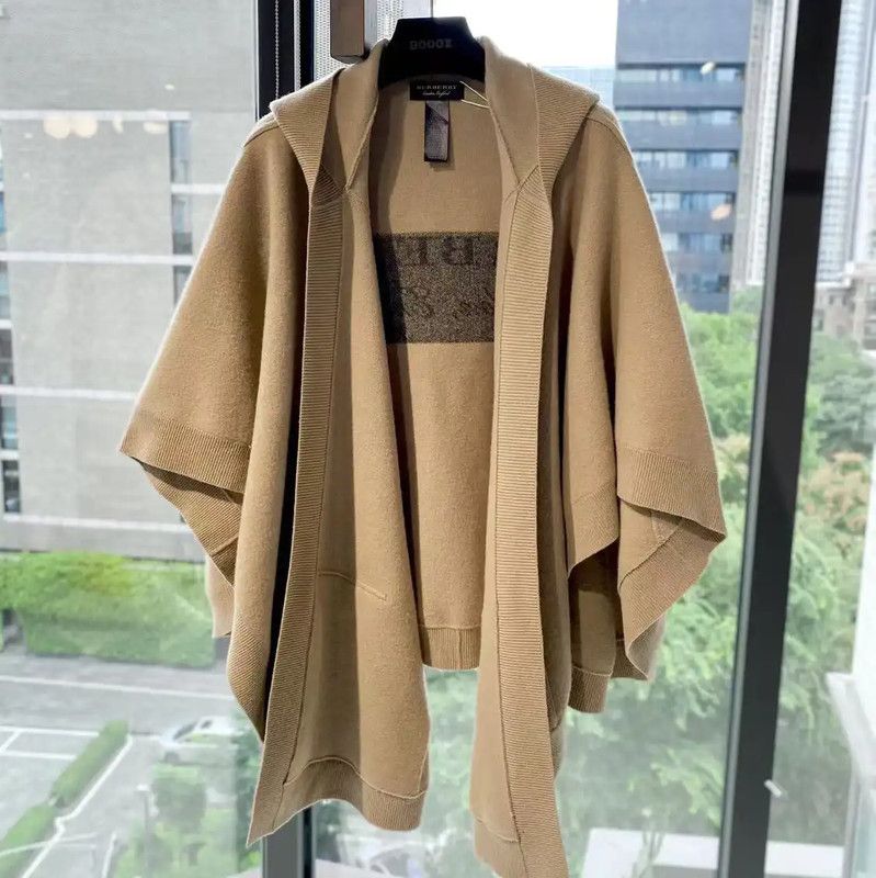Burberry Burberry Camel Wool Women's Knit Sweater Size XS / US 0-2 / IT 36-38 - 1 Thumbnail
