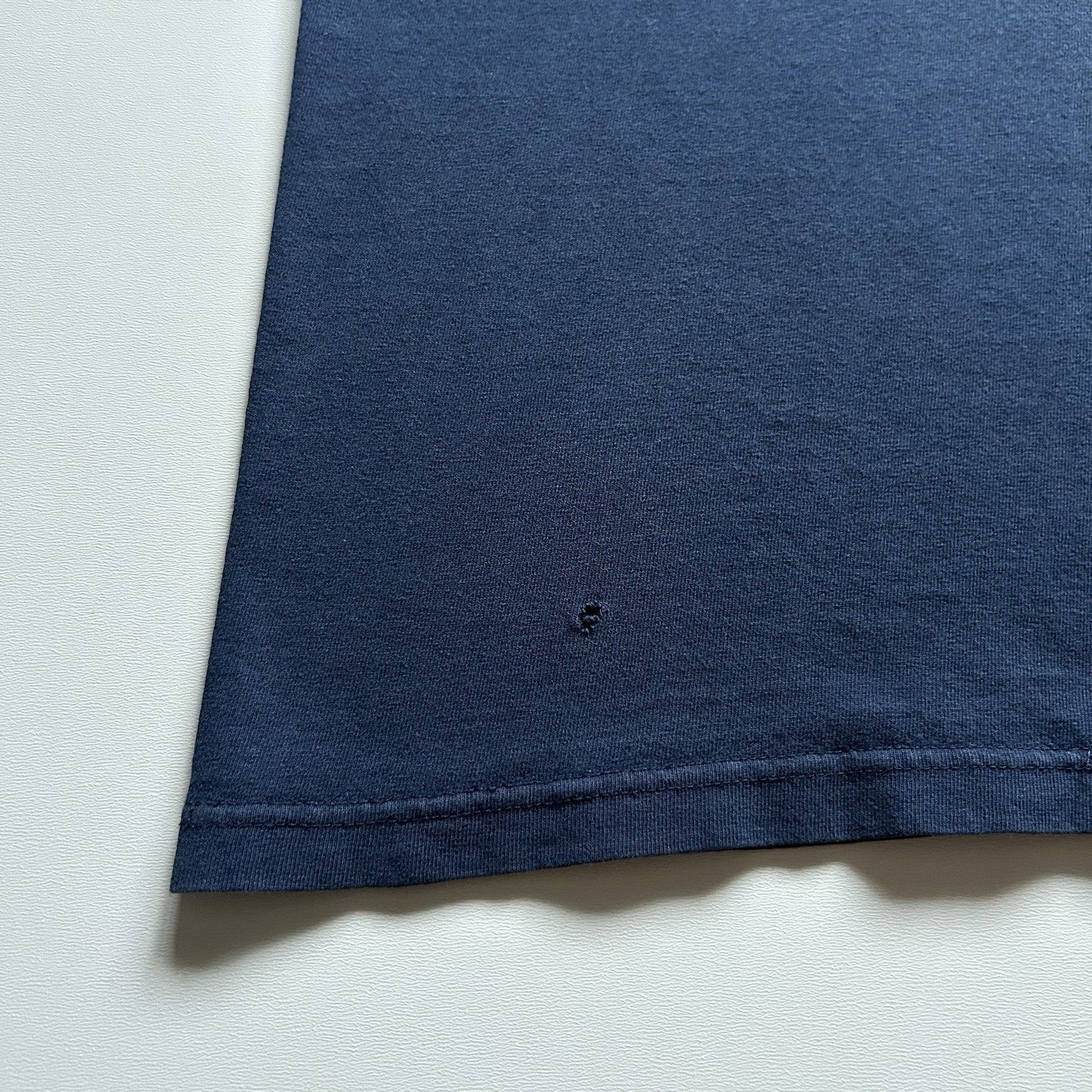 Vintage Vintage Sun Faded Navy Blue Blank Shirt Medium Y2K Cotton Size US M / EU 48-50 / 2 - 4 Thumbnail