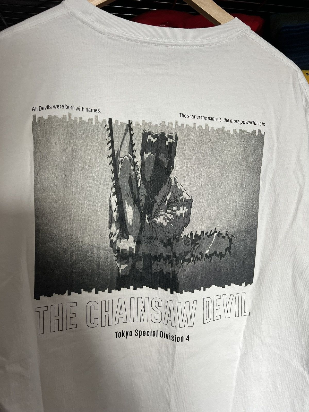 Uniqlo Uniqlo Chainsaw Man Anime Collab Shirt Size US L / EU 52-54 / 3 - 2 Thumbnail