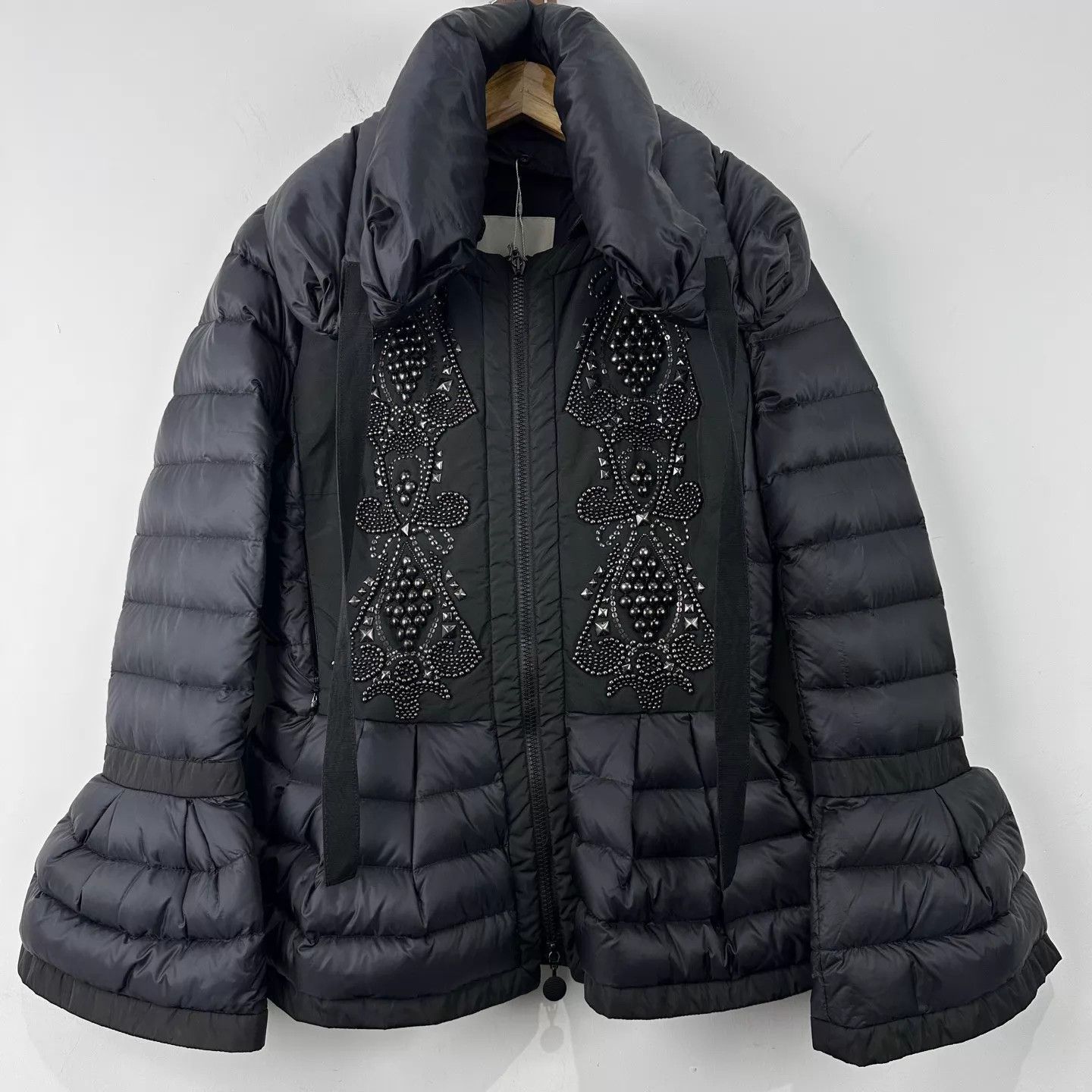Moncler Moncler Limited Runway Beaded Heavy Puffer Size 1 Size S / US 4 / IT 40 - 1 Thumbnail