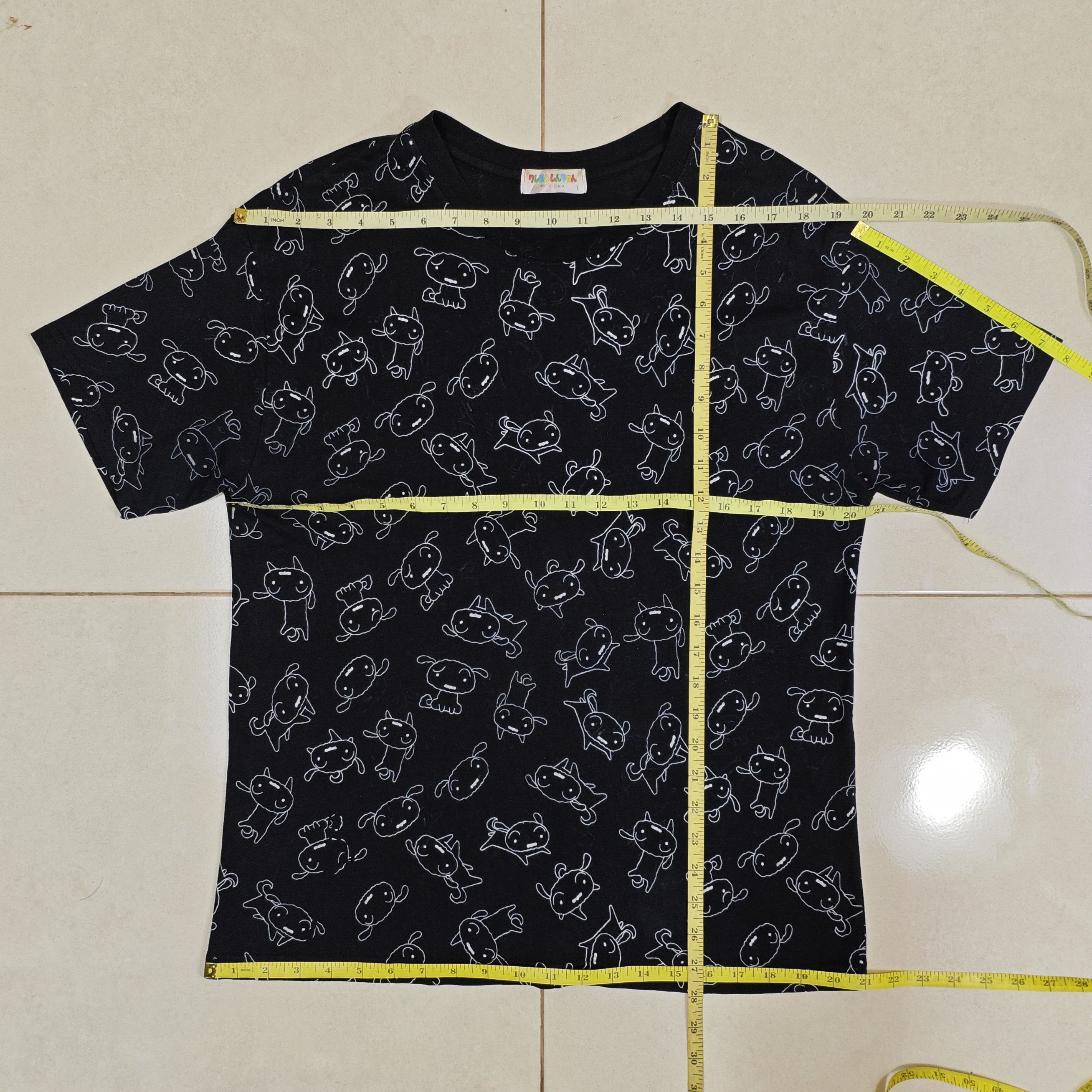 Anime 90s SHIRO Crayon Shin Chan Dog Monogram Graphics Black L Tee Size US L / EU 52-54 / 3 - 11 Thumbnail