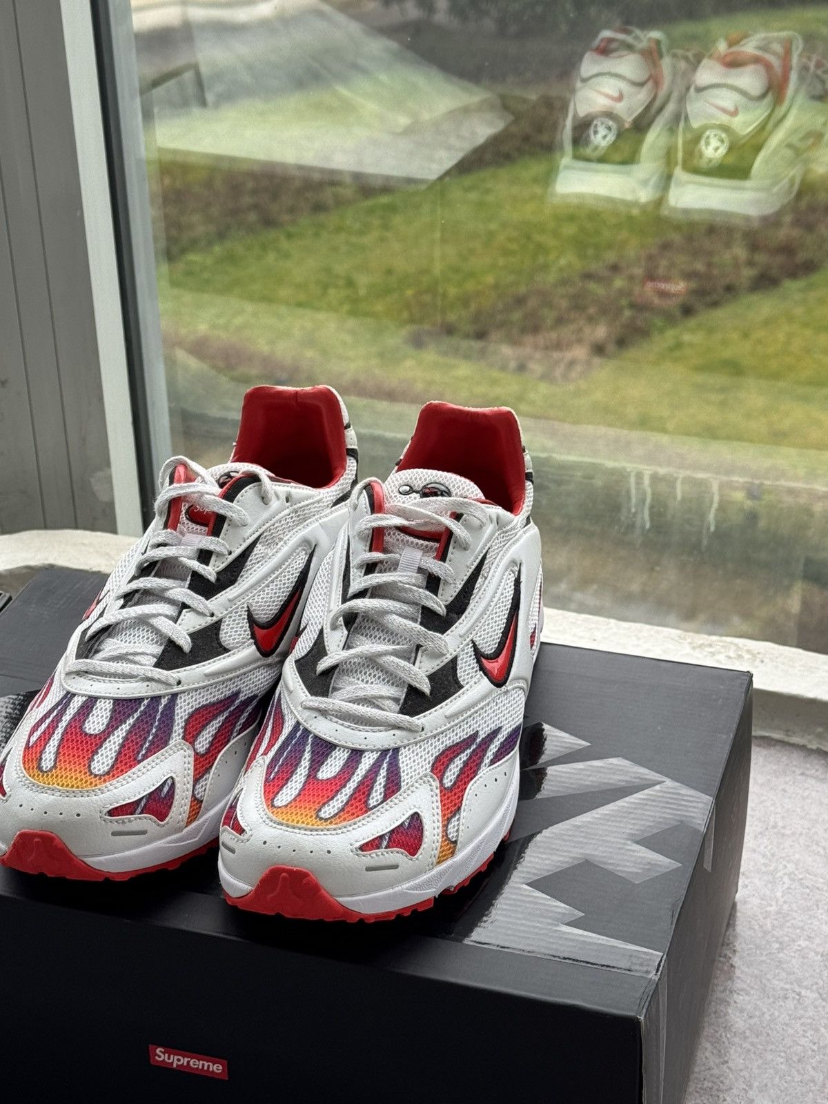 Nike × Supreme Nike x Supreme ZM STRK SPECTRUM PLS Size US 10 / EU 43 - 2 Thumbnail