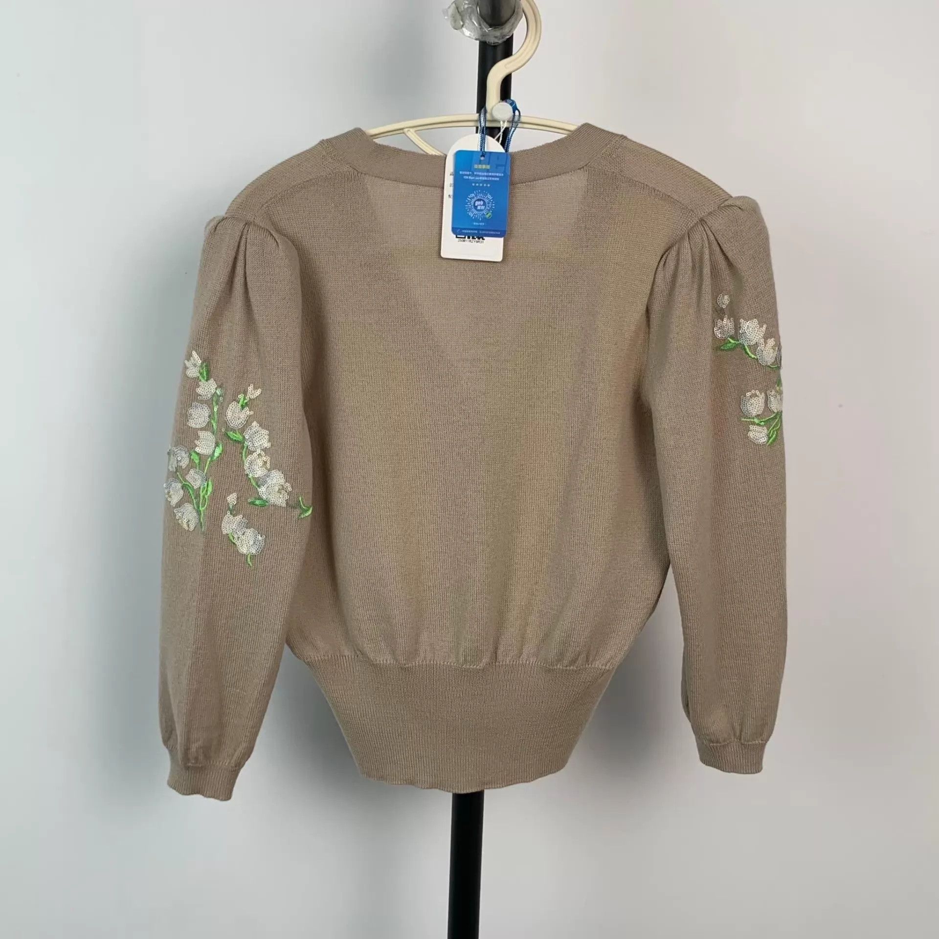 Miu Miu MIU MIU Embroidered Beige Cardigan 38 Size XS / US 0-2 / IT 36-38 - 2 Thumbnail