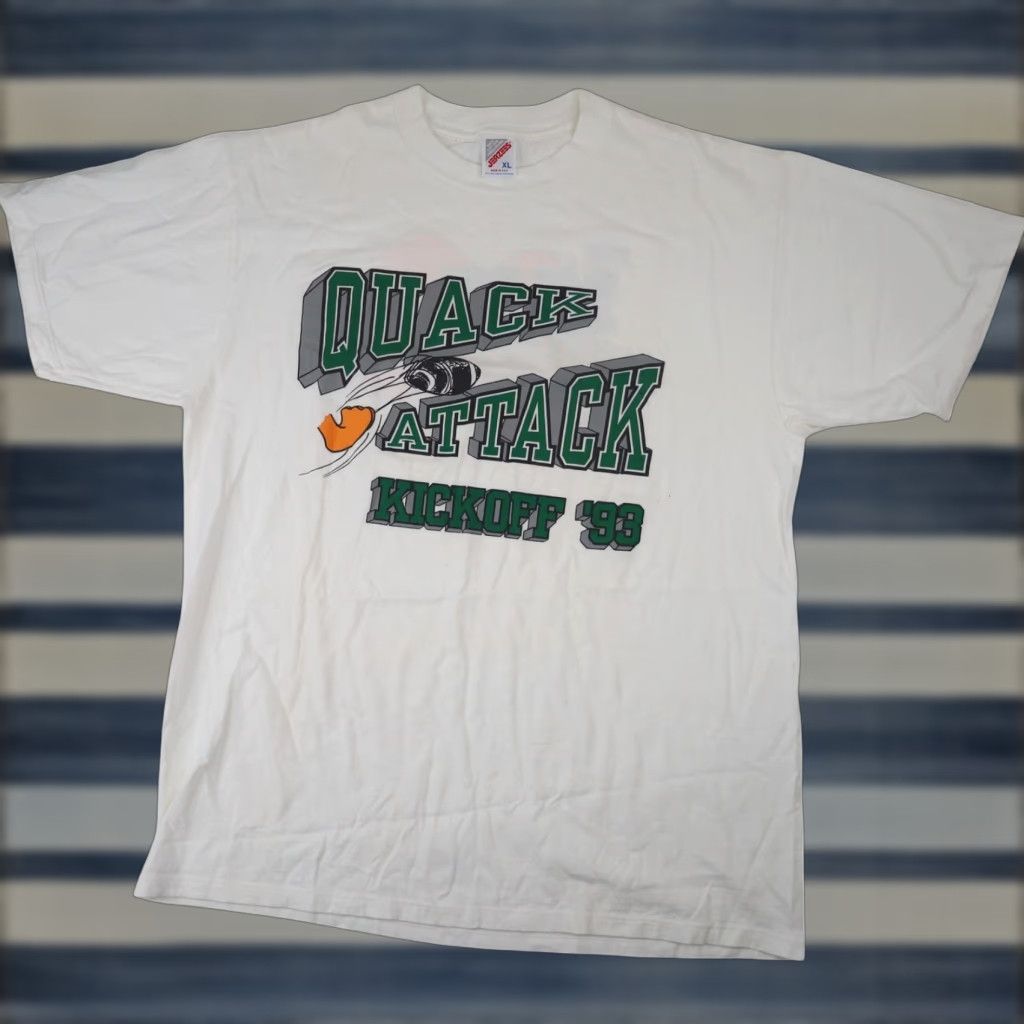 Vintage VINTAGE 1993 University of Oregon Ducks Quack Attack Kickoff Front/back T Shirt Men XL White Size US XL / EU 56 / 4 - 1 Thumbnail
