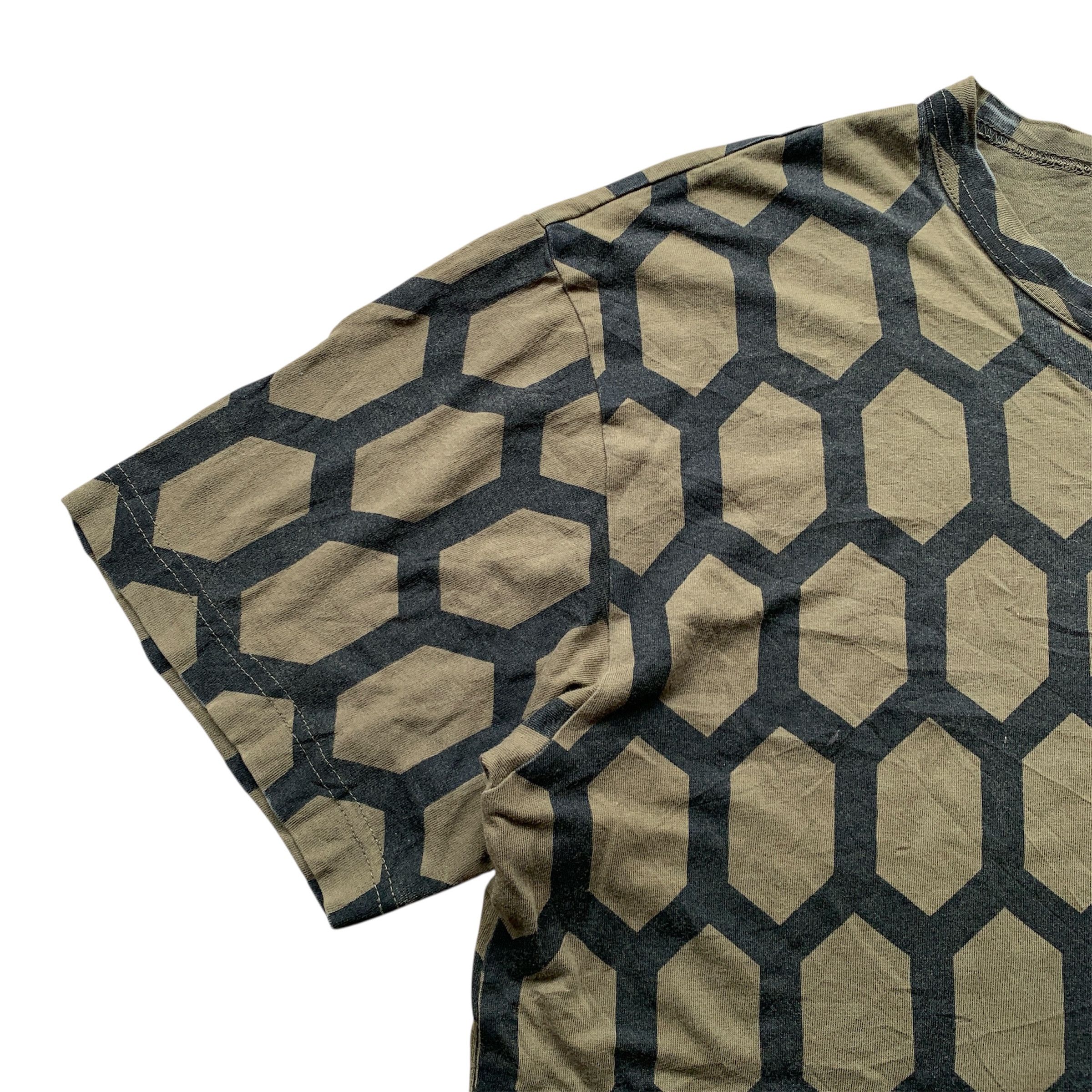 Comme des Garcons Homme Plus Comme des Garcons Homme Plus Honey Comb Tshirt Size US M / EU 48-50 / 2 - 4 Thumbnail