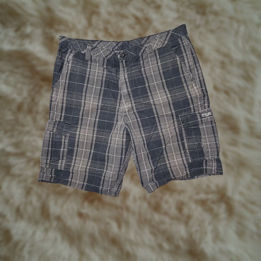 Wrangler Wrangler Cargo Shorts Mens 40 Gray Plaid 100% Cotton Utility Pockets Casual Size US 40 / EU 56 - 1 Thumbnail