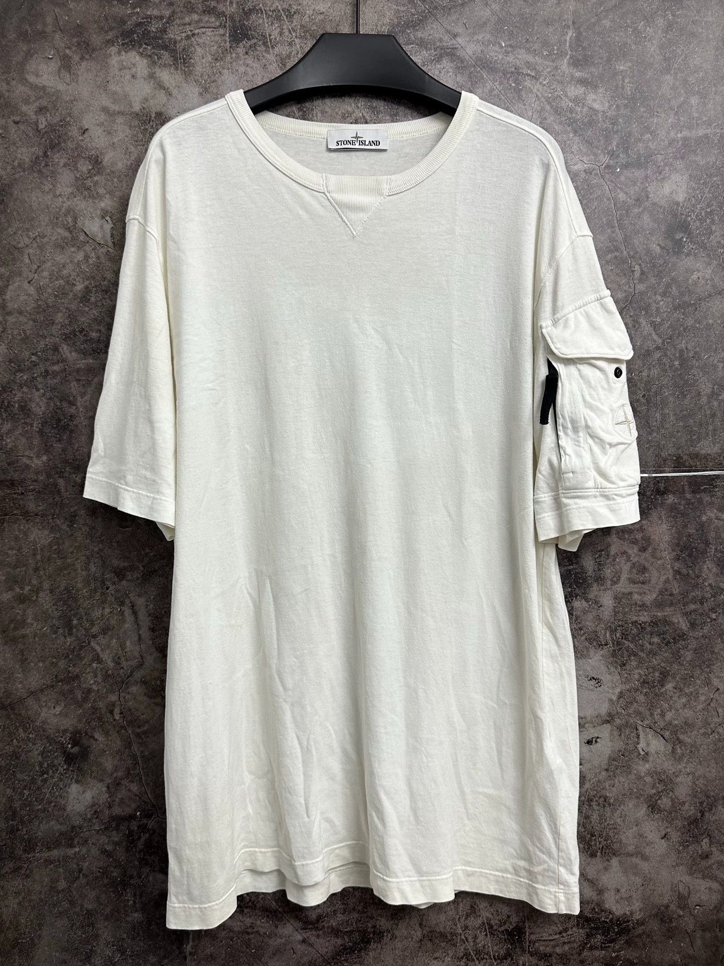 Stone Island Stone Island 22ss Side Zip Pkt Compass Embro White Short XL Size US XL / EU 56 / 4 - 1 Thumbnail