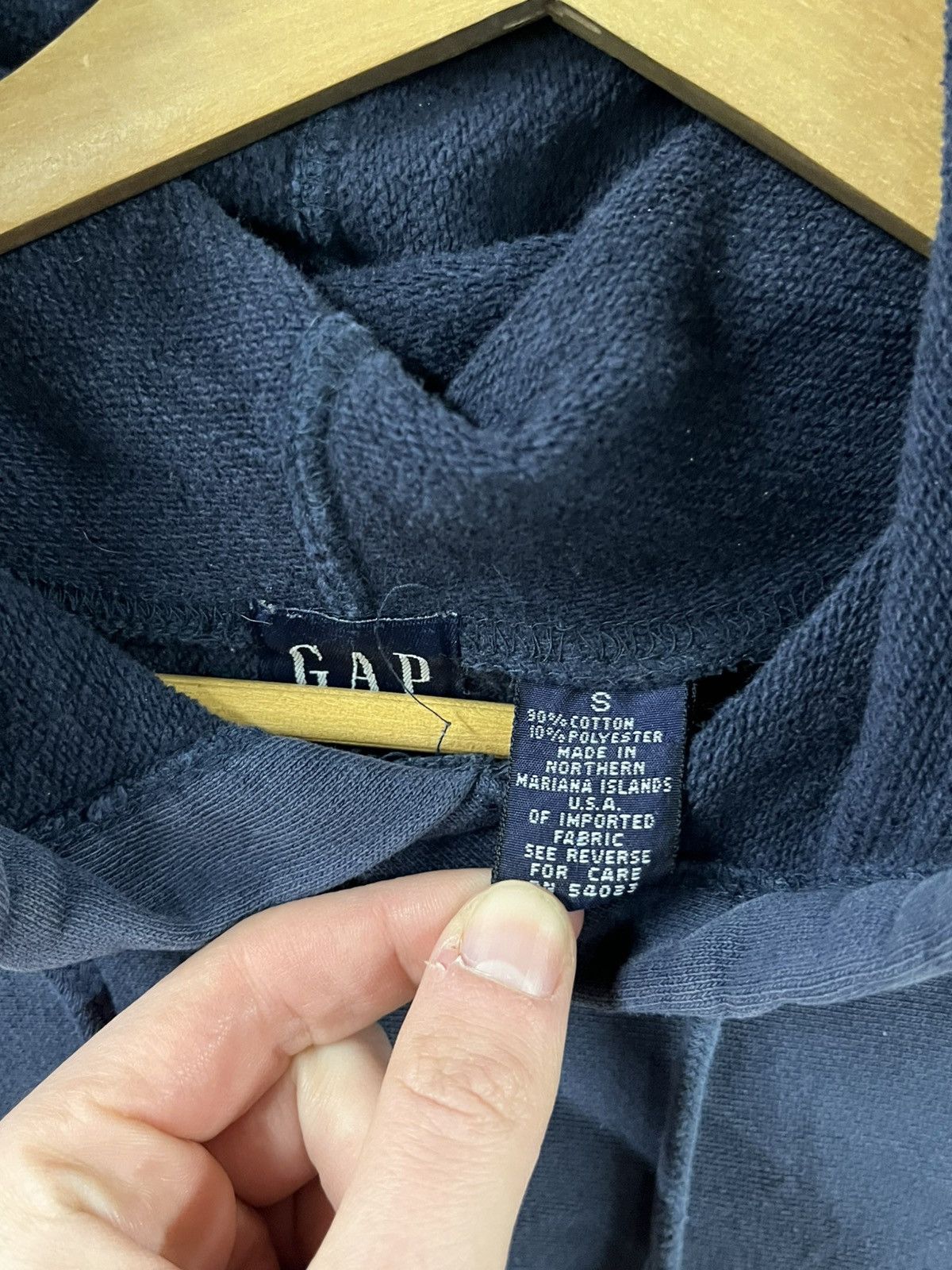 Gap Vintage gap spell out hoodie faded navy streetwear y2k Size US S / EU 44-46 / 1 - 5 Thumbnail