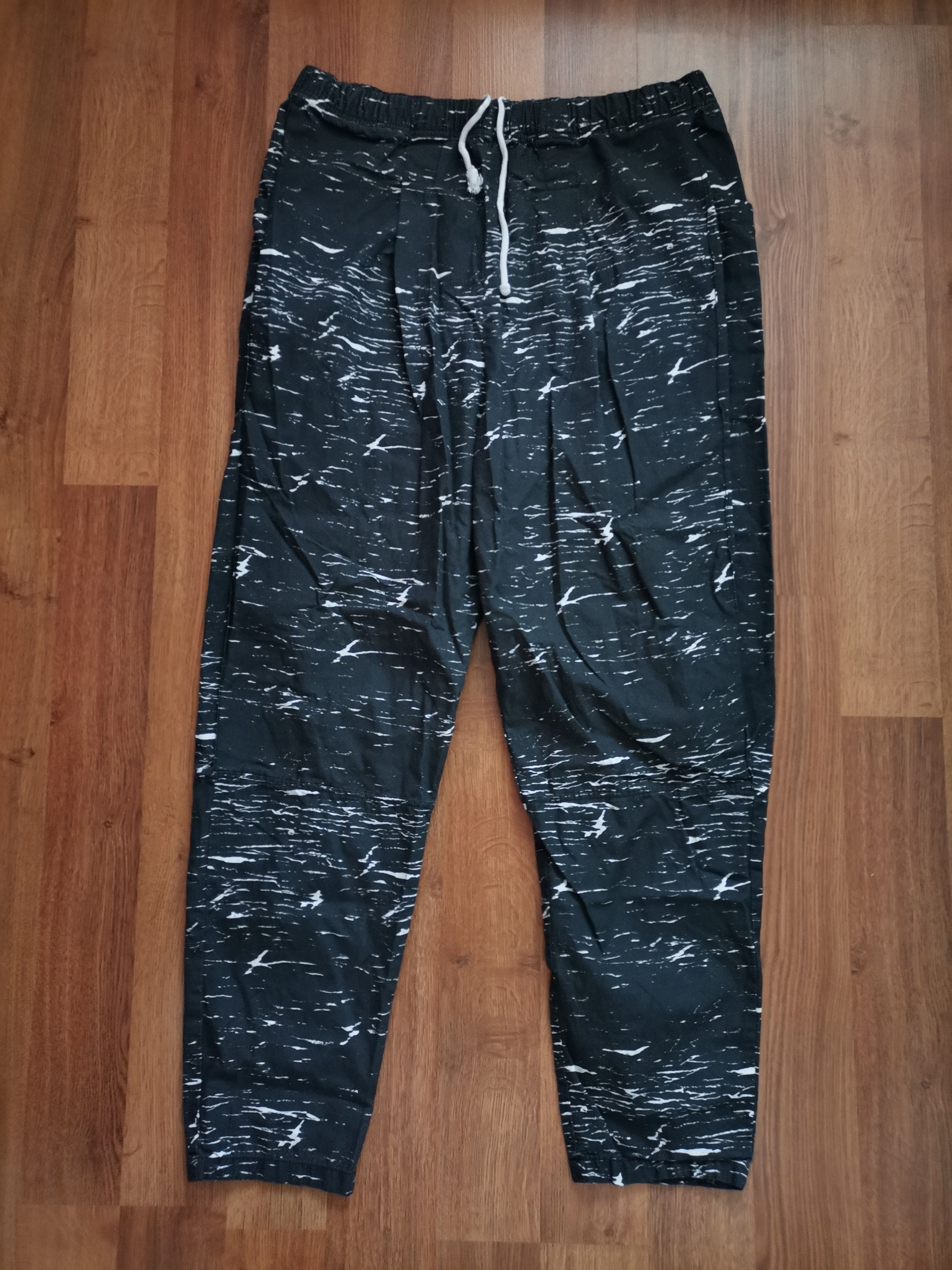 Quiksilver Quiksilver x Stranger Things Pants Size US 34 / EU 50 - 1 Thumbnail