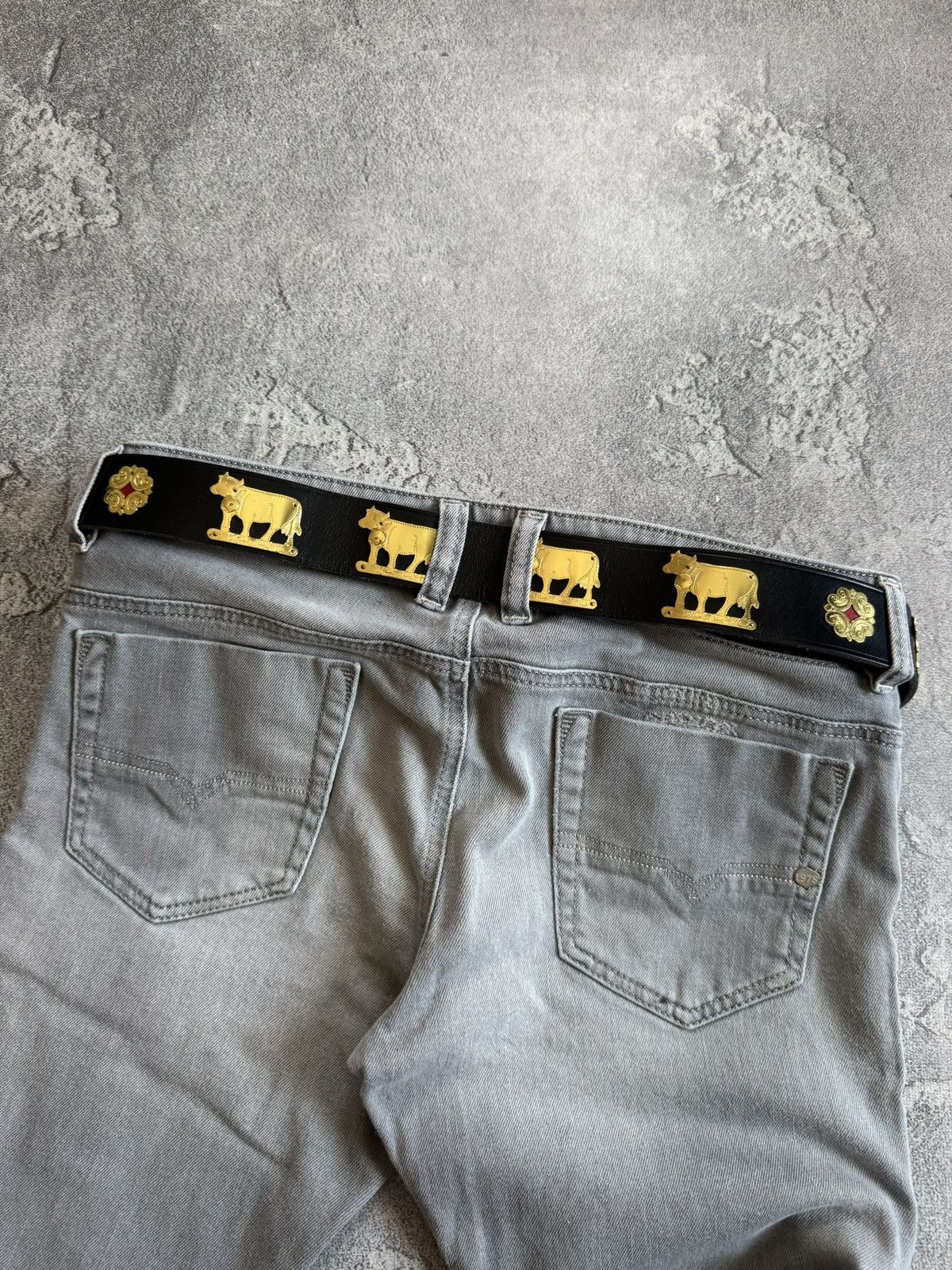 Etro 90s Retro vintage leather belt iconic cows 🐄 metal details Size ONE SIZE - 4 Thumbnail