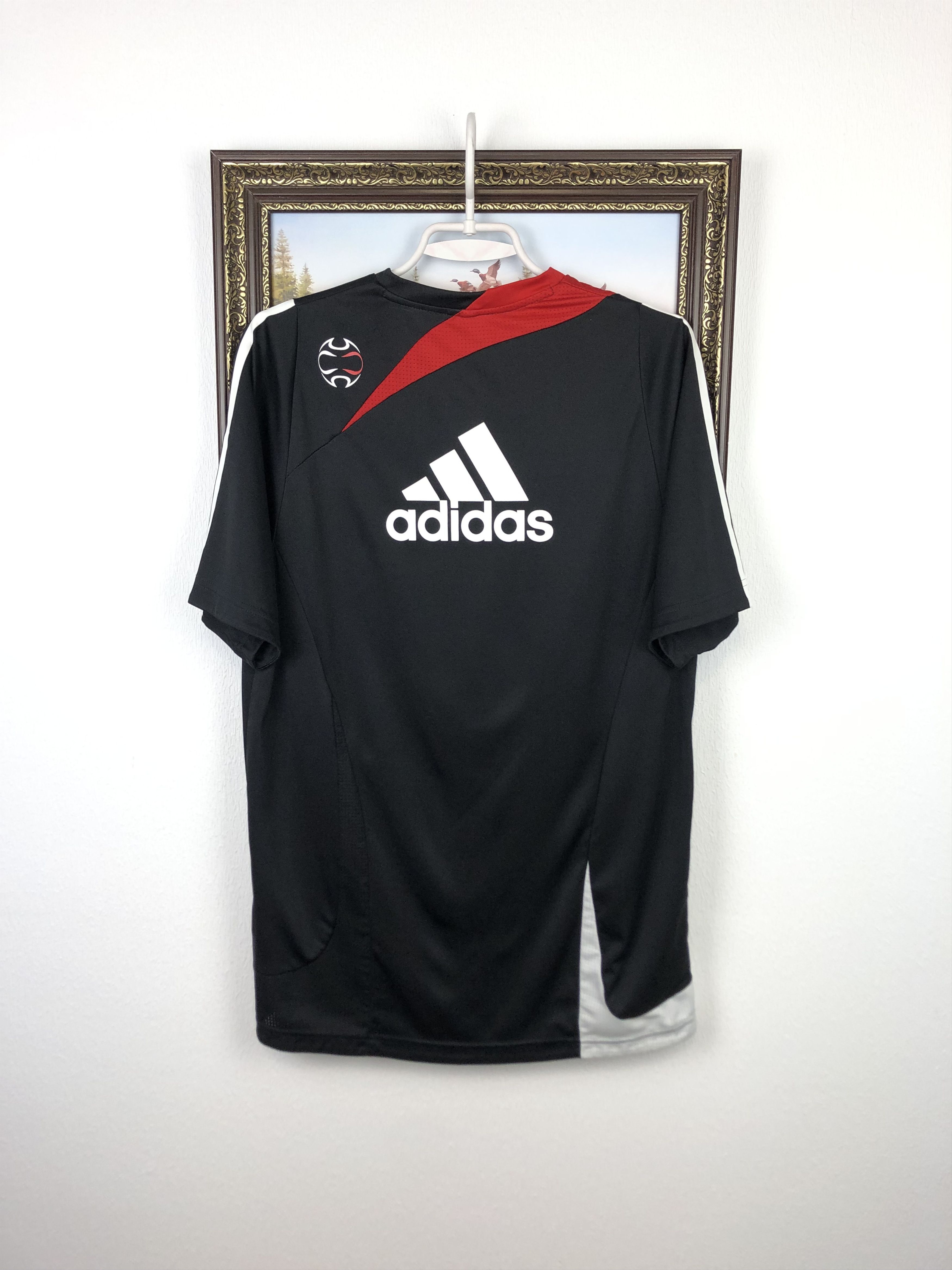 Adidas Vintage Adidas Liverpool Football Train Shirt Soccer Jersey Size US M / EU 48-50 / 2 - 8 Thumbnail