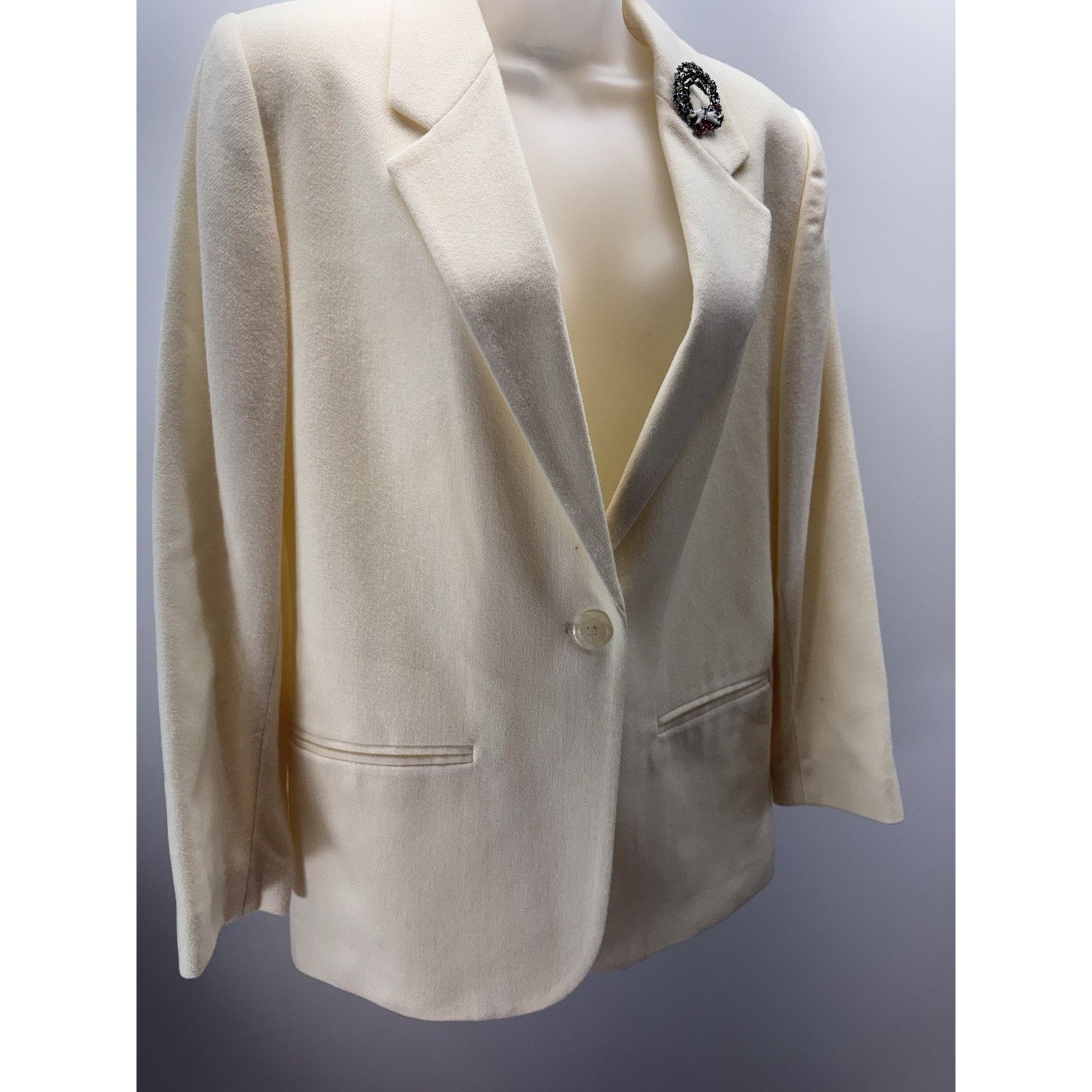 Other Sag Harbor Blazer Women’s 6 Petite Ivory Boyfriend Size M / US 6-8 / IT 42-44 - 2 Thumbnail