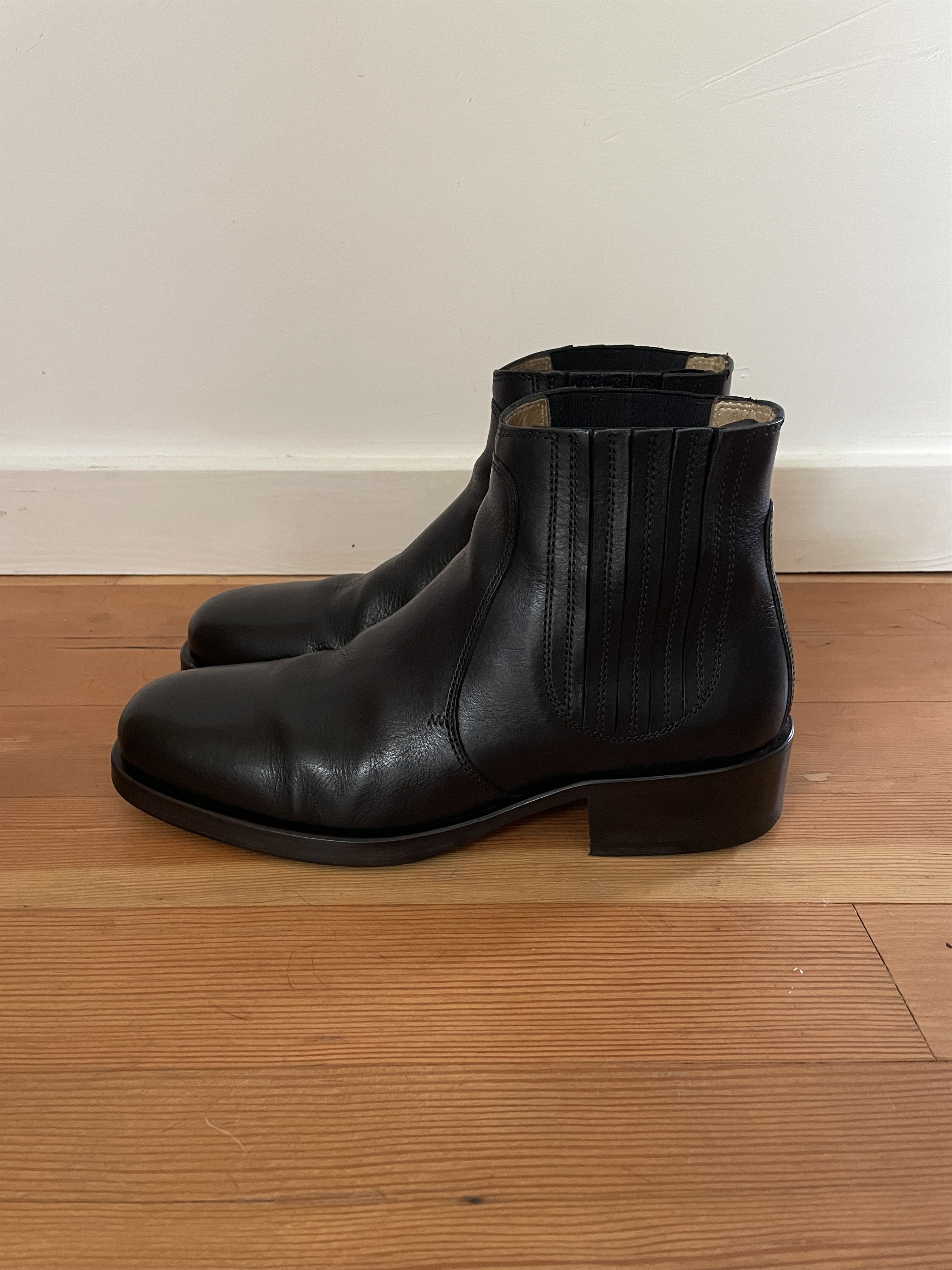 image of Lemaire Chelsea Boots in Black, Men's (Size 9)