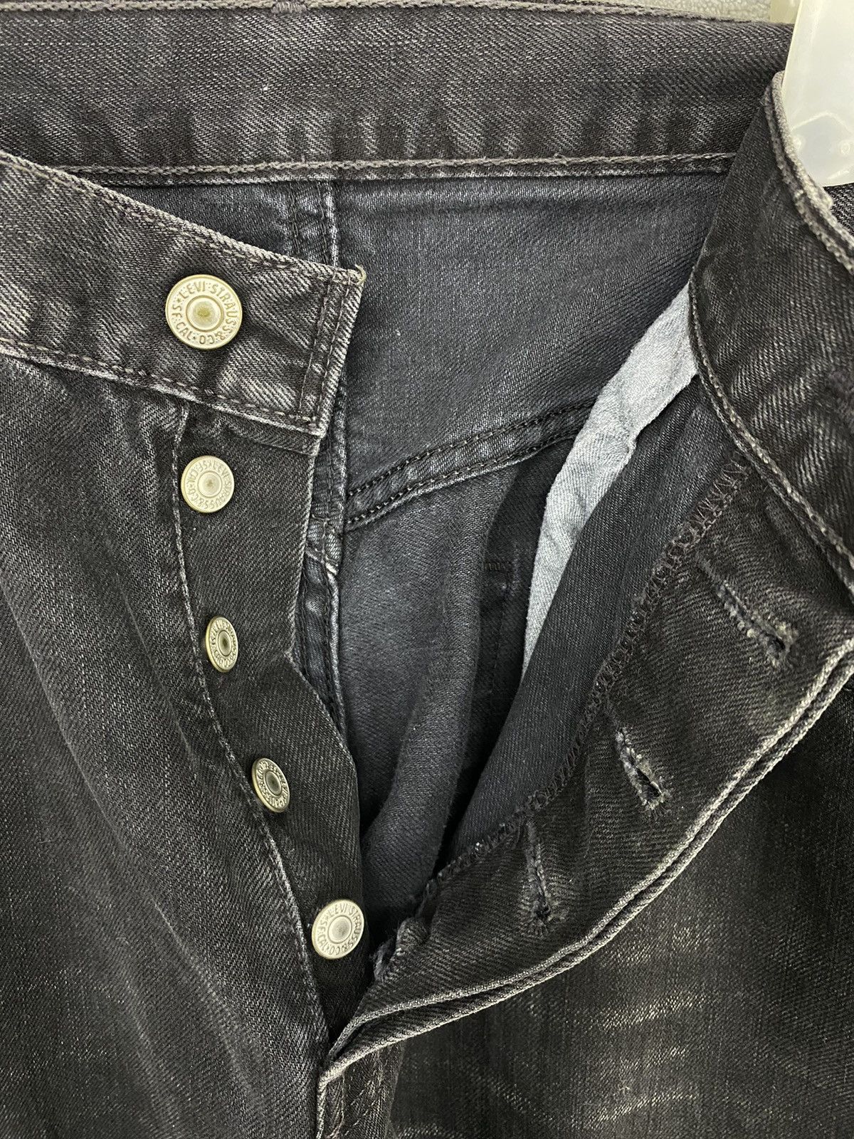 Levi's Vintage Levi’s 501 Bombastic Distressed Super Black Size 34 Size US 34 / EU 50 - 5 Thumbnail