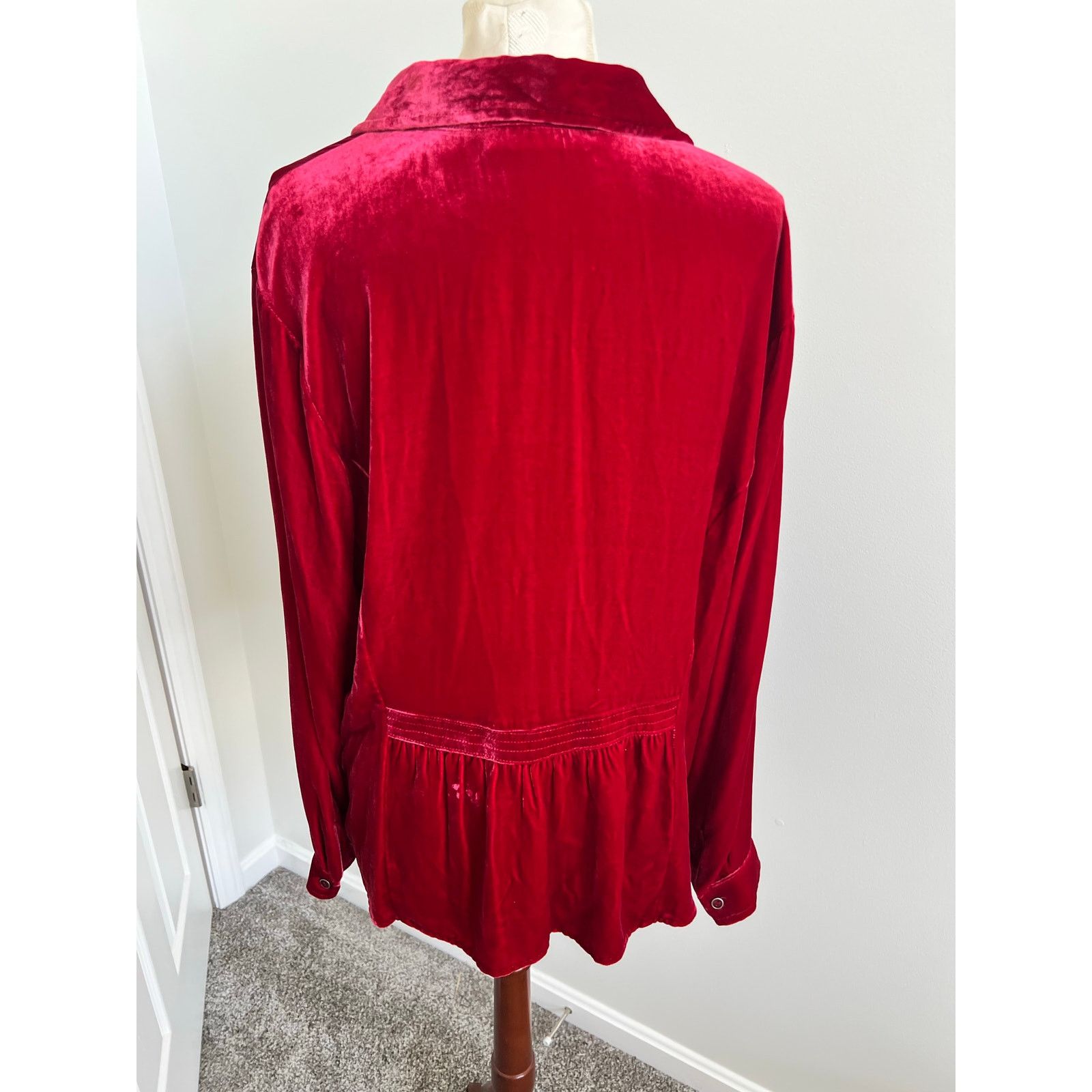 Coldwater Creek Coldwater Creek Long Sleeve Velvet V-Neck Button Up XL Size XL / US 12-14 / IT 48-50 - 4 Thumbnail