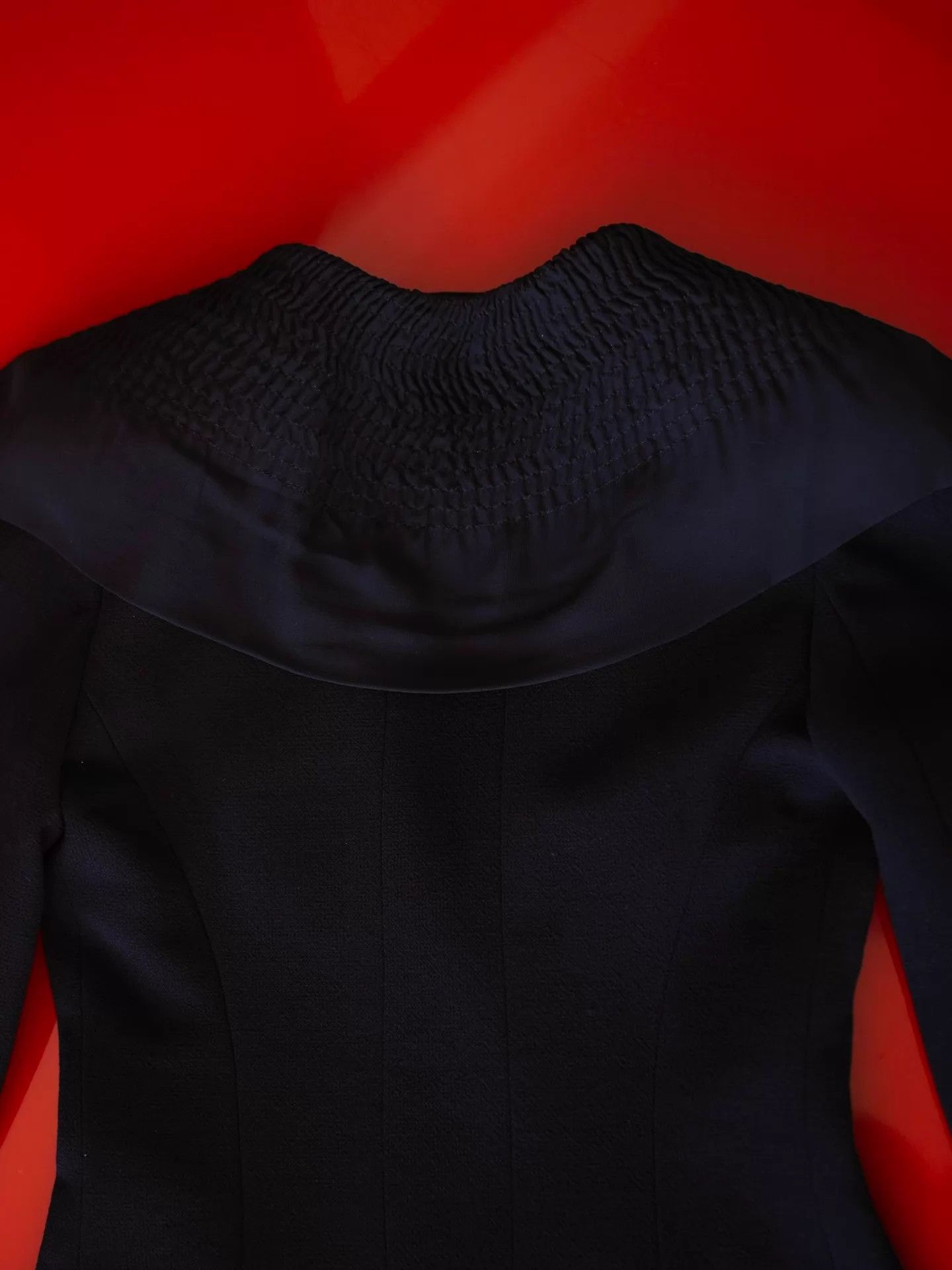 Chanel Chanel Vtg Black & Gold Wool-Silk Ruffled Lapel Blazer FR36 Size XS / US 0-2 / IT 36-38 - 7 Thumbnail