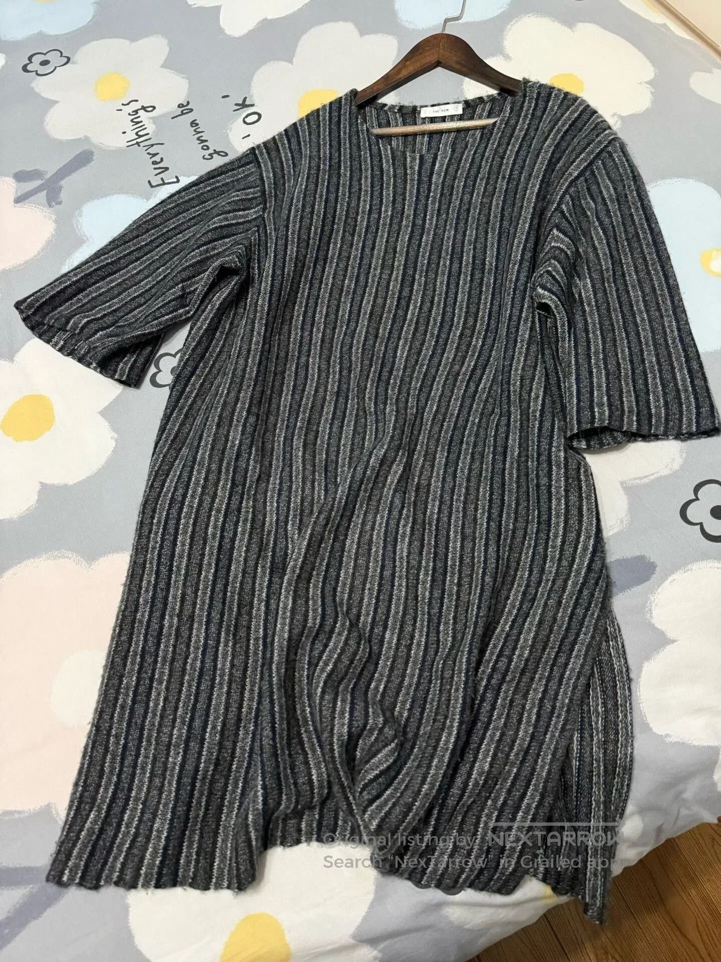 The Row Stylish Cashmere Knit Short Sleeve Top. Size S / US 4 / IT 40 - 2 Thumbnail
