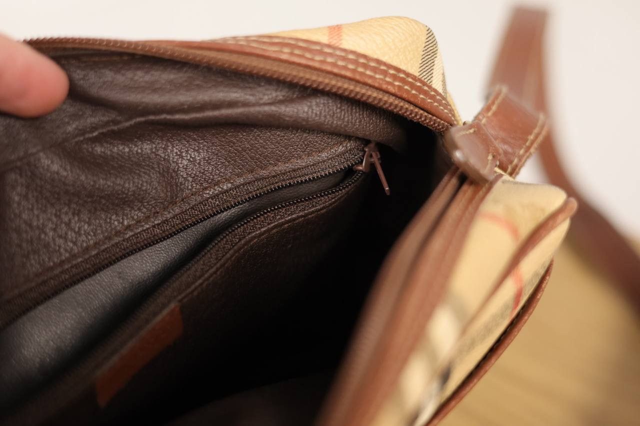 Burberry × Vintage Vintage Burberrys Monogram Leather Shoulder Bag Size ONE SIZE - 9 Thumbnail