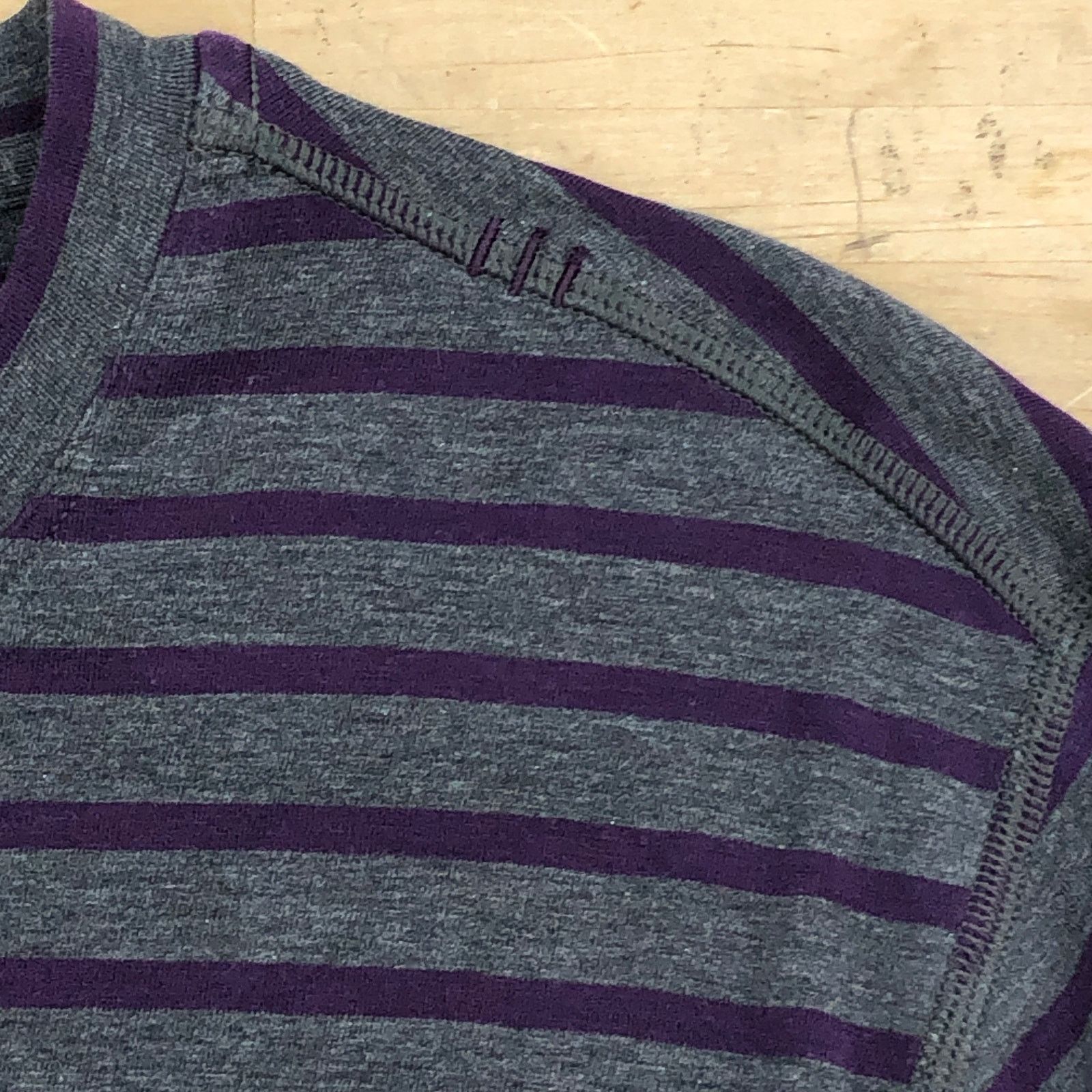 Lululemon Lululemon Size L Shirt Henley Long Sleeve Stripe Gray Purple Size US L / EU 52-54 / 3 - 15 Thumbnail