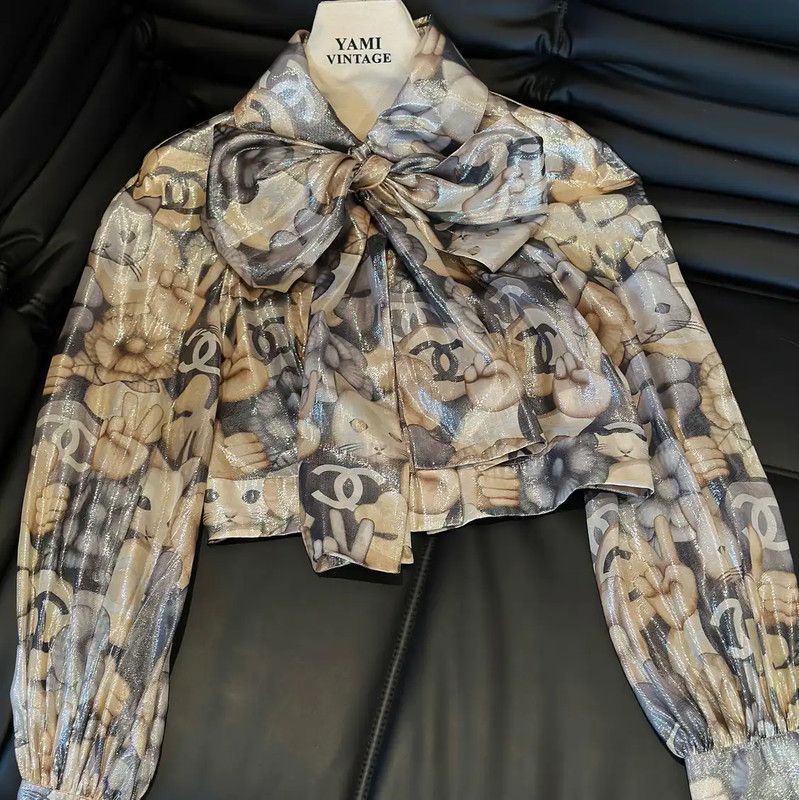 Chanel Chanel Gray Silk Logo Blouse 0089 Size M / US 6-8 / IT 42-44 - 1 Thumbnail