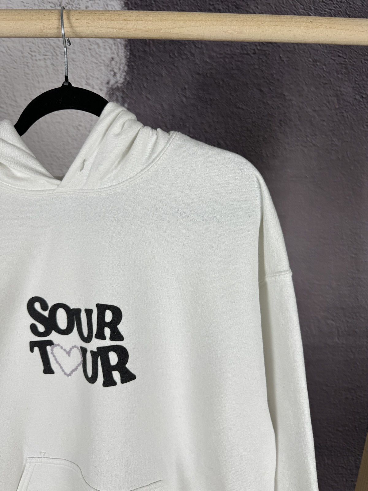 Band Tees Olivia Rodrigo Butterfly Sour Tour Halo Hoodie made in UK Size US L / EU 52-54 / 3 - 6 Thumbnail