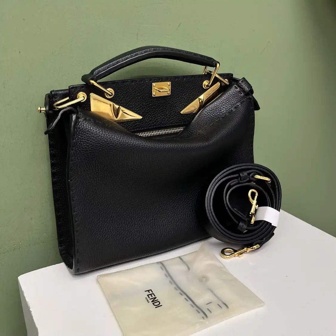 Fendi FENDI Peekaboo mini black cowhide leather crossbody bag gold hardware detachable Size ONE SIZE - 1 Thumbnail