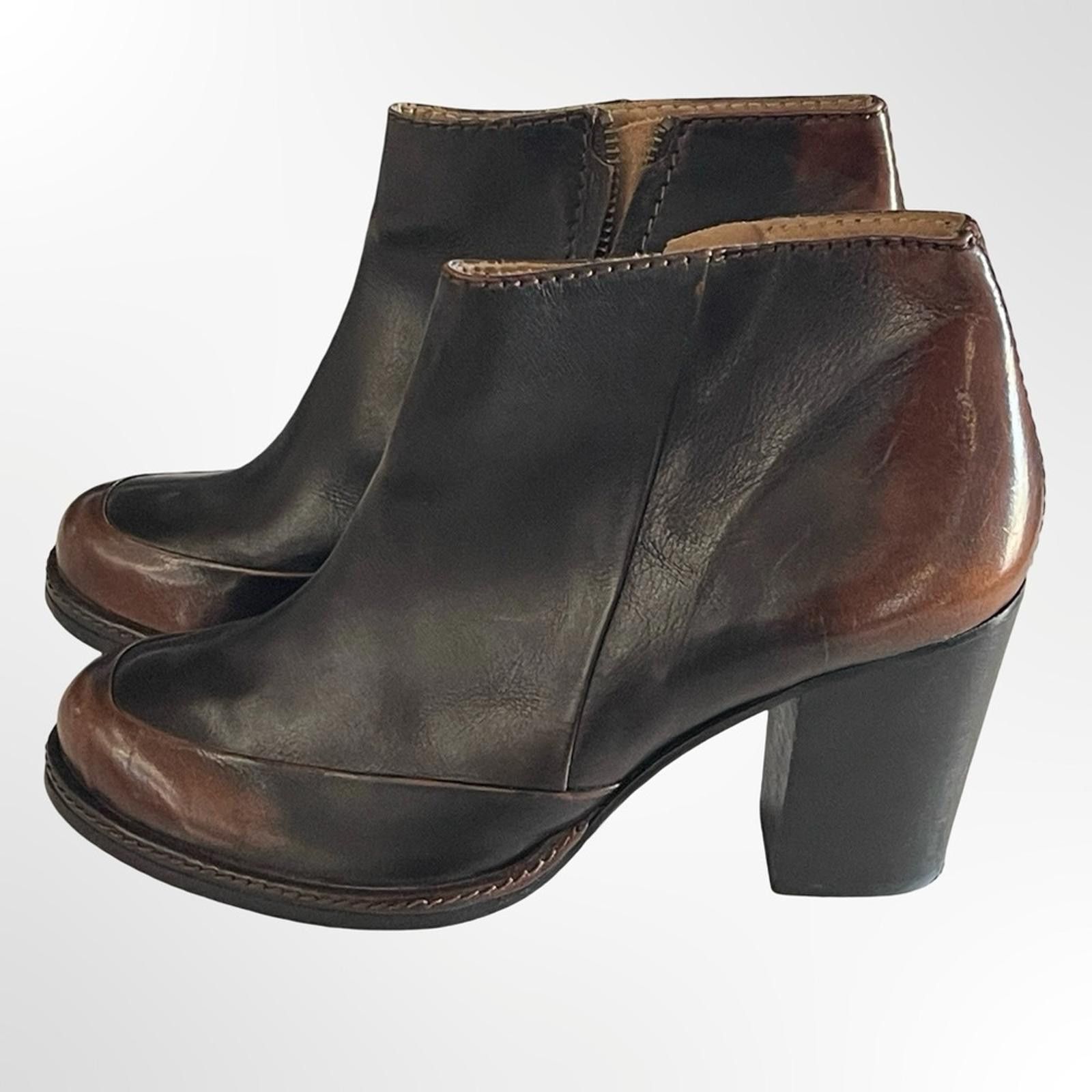 Other French Made Cotelac Two-Tone Leather Ankle Boot in size 39 Size US 8.5 / IT 38.5 - 3 Thumbnail