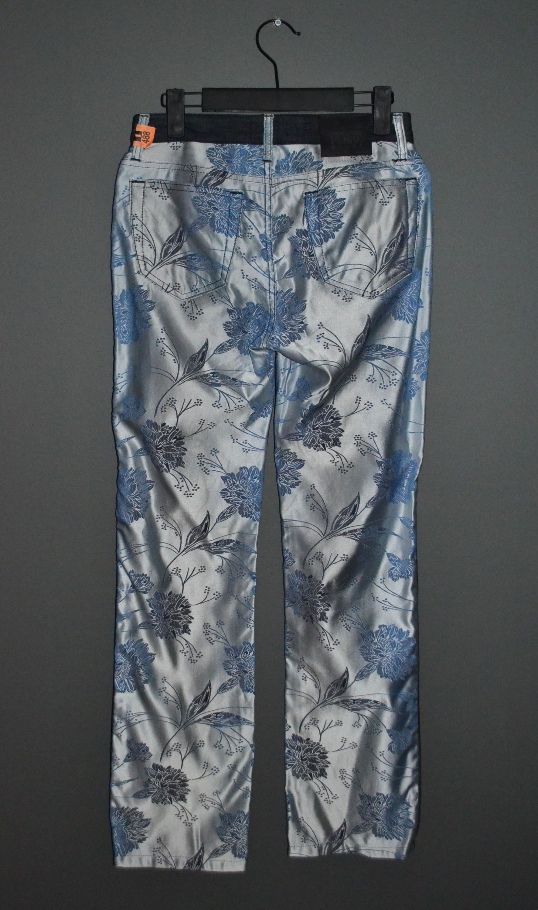 Gianfranco Ferre × Vintage Ferre Vintage Metallic Floral Pants Jeans 27 size Gianfranco Size 27" / US 4 / IT 40 - 4 Thumbnail