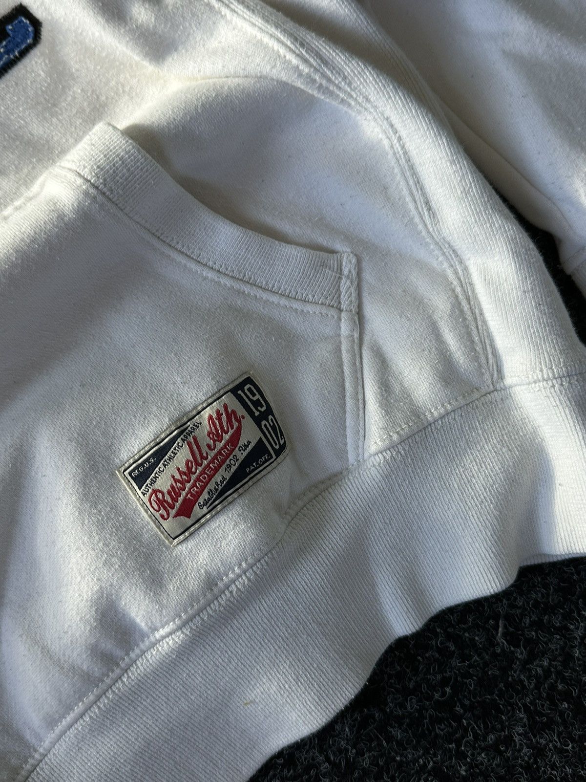 Russell Athletic × Vintage 🚨Vintage Grey Russell Athletic BIG LOGO Hoodie Size S WHITE Size US S / EU 44-46 / 1 - 5 Thumbnail