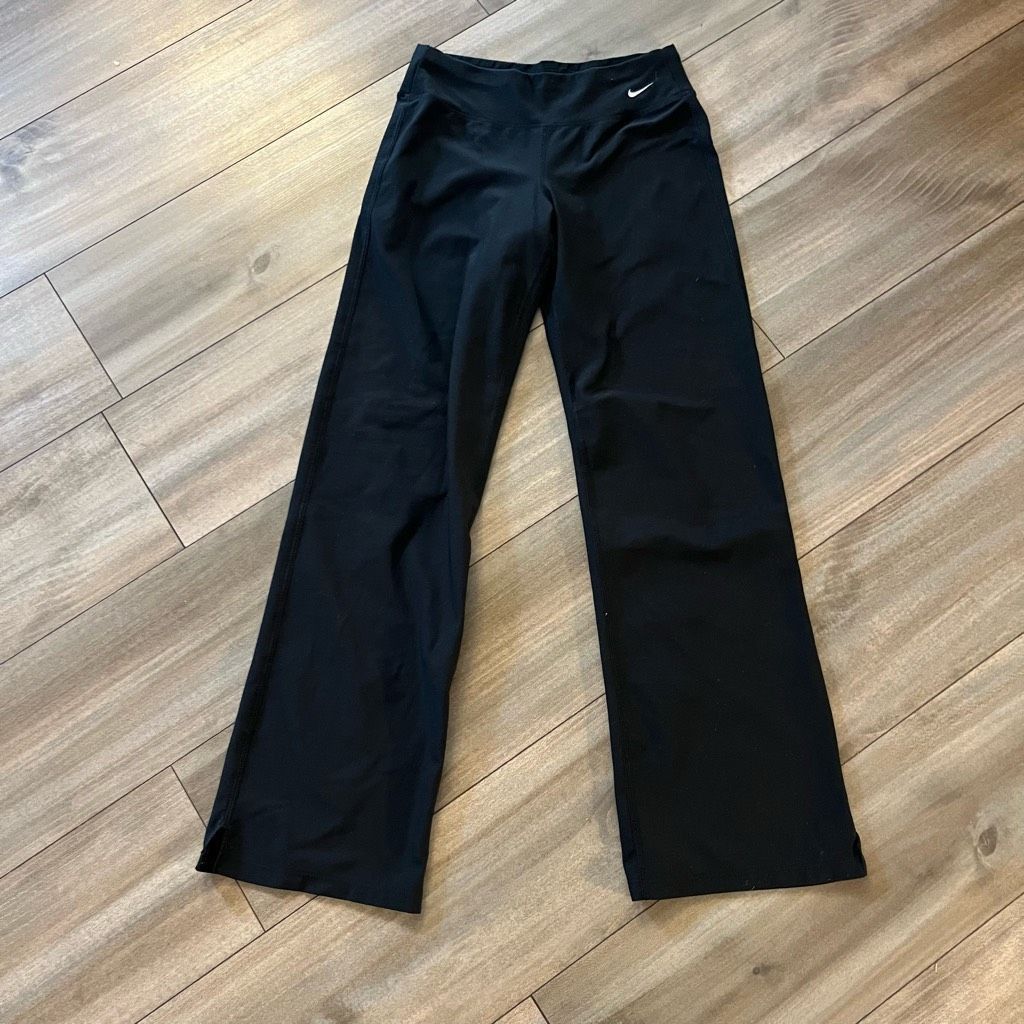 Nike Nike Black Wideleg Athletic Leggings Women Small Bin N-21 Size 26" / US 2 / IT 38 - 2 Thumbnail