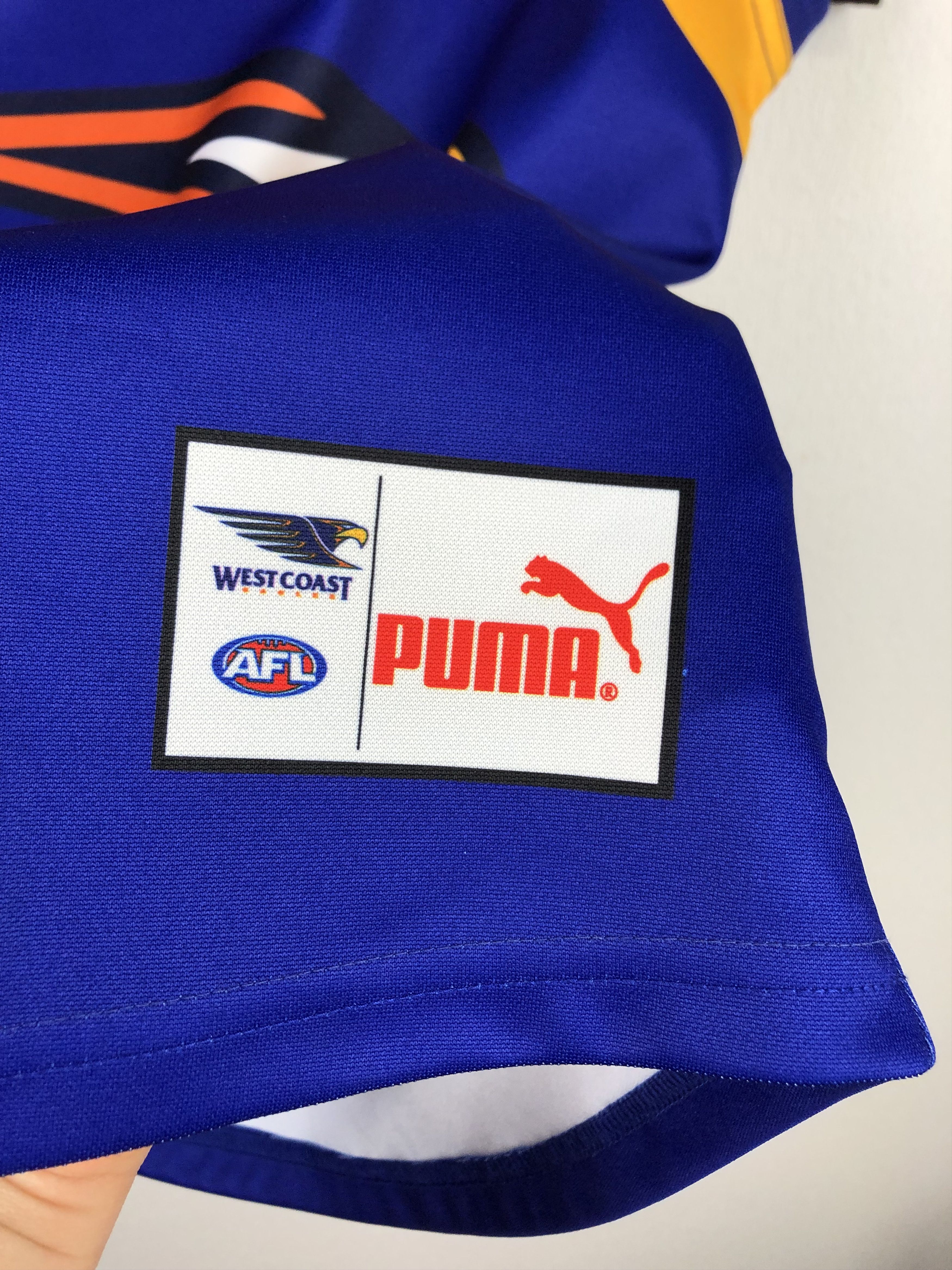 Vintage Vintage Puma West Coast Eagles Football Club AFL Jersy Shirt Size US S / EU 44-46 / 1 - 4 Thumbnail