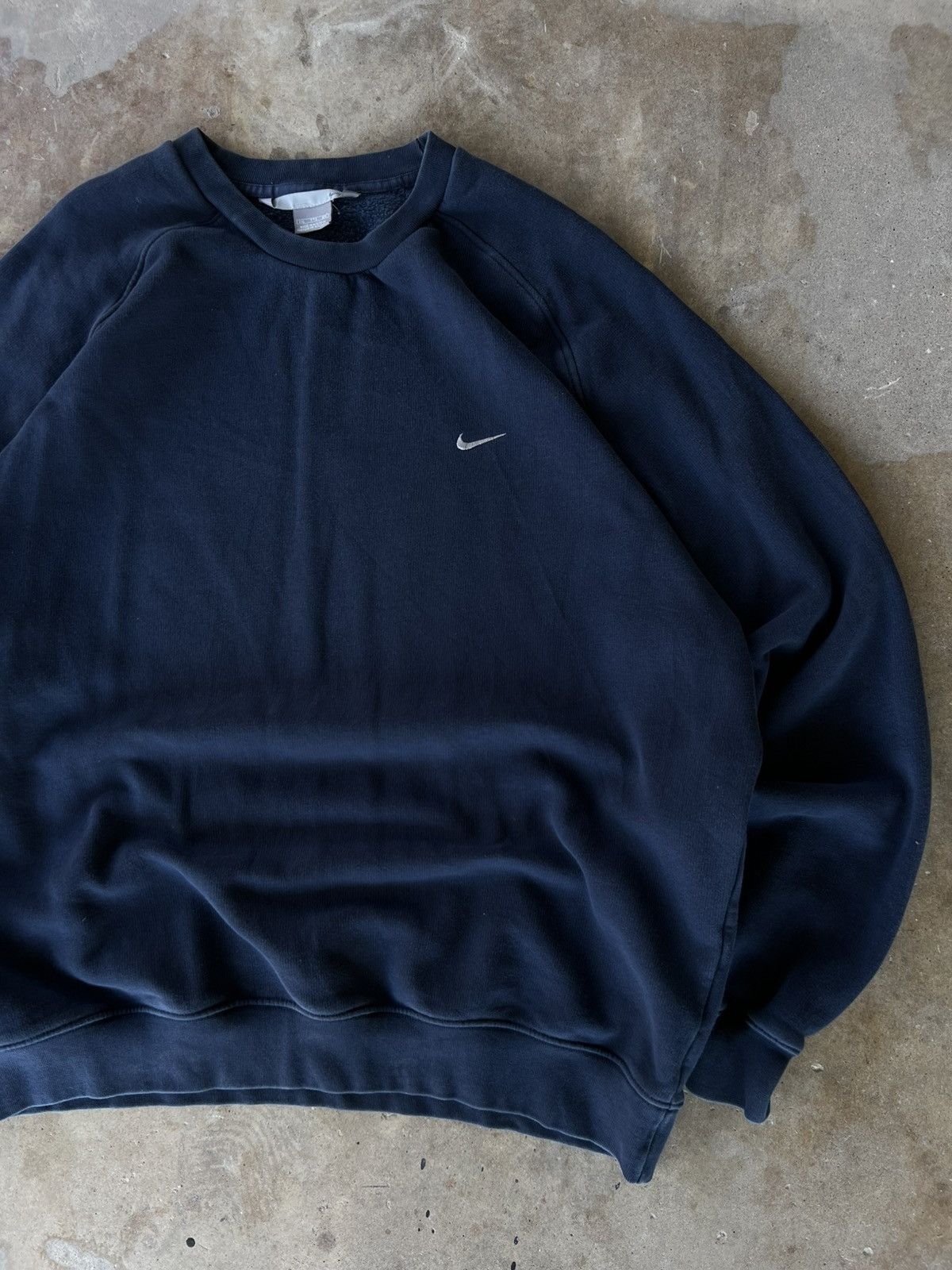 Nike Vintage Nike Silver Bar Navy Essential Swoosh Sweatshirt Size US XL / EU 56 / 4 - 1 Thumbnail