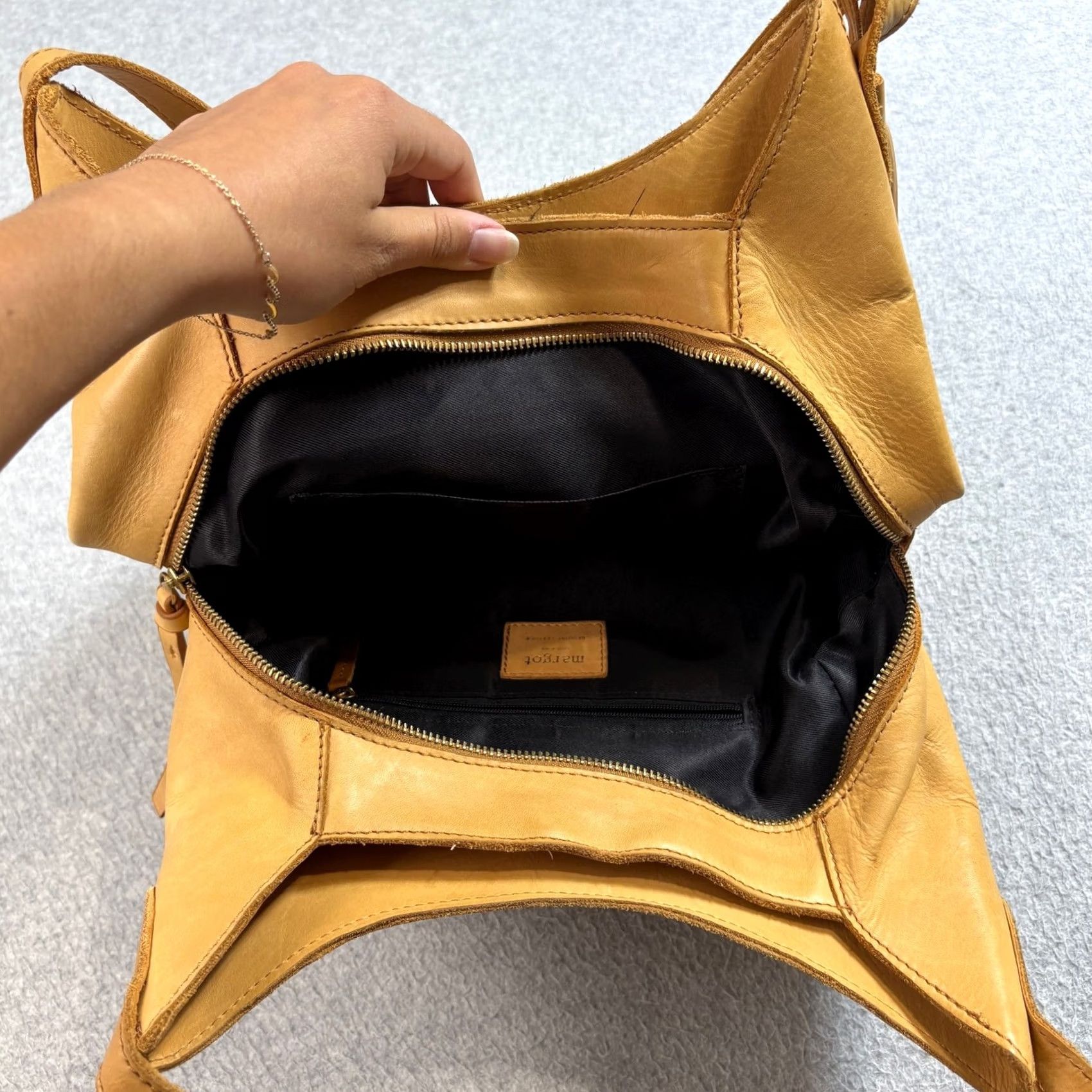 Vintage Margot Leather Hobo Purse Women Tan Large Slouch Tassel Boho Heritage Bag Size ONE SIZE - 4 Thumbnail